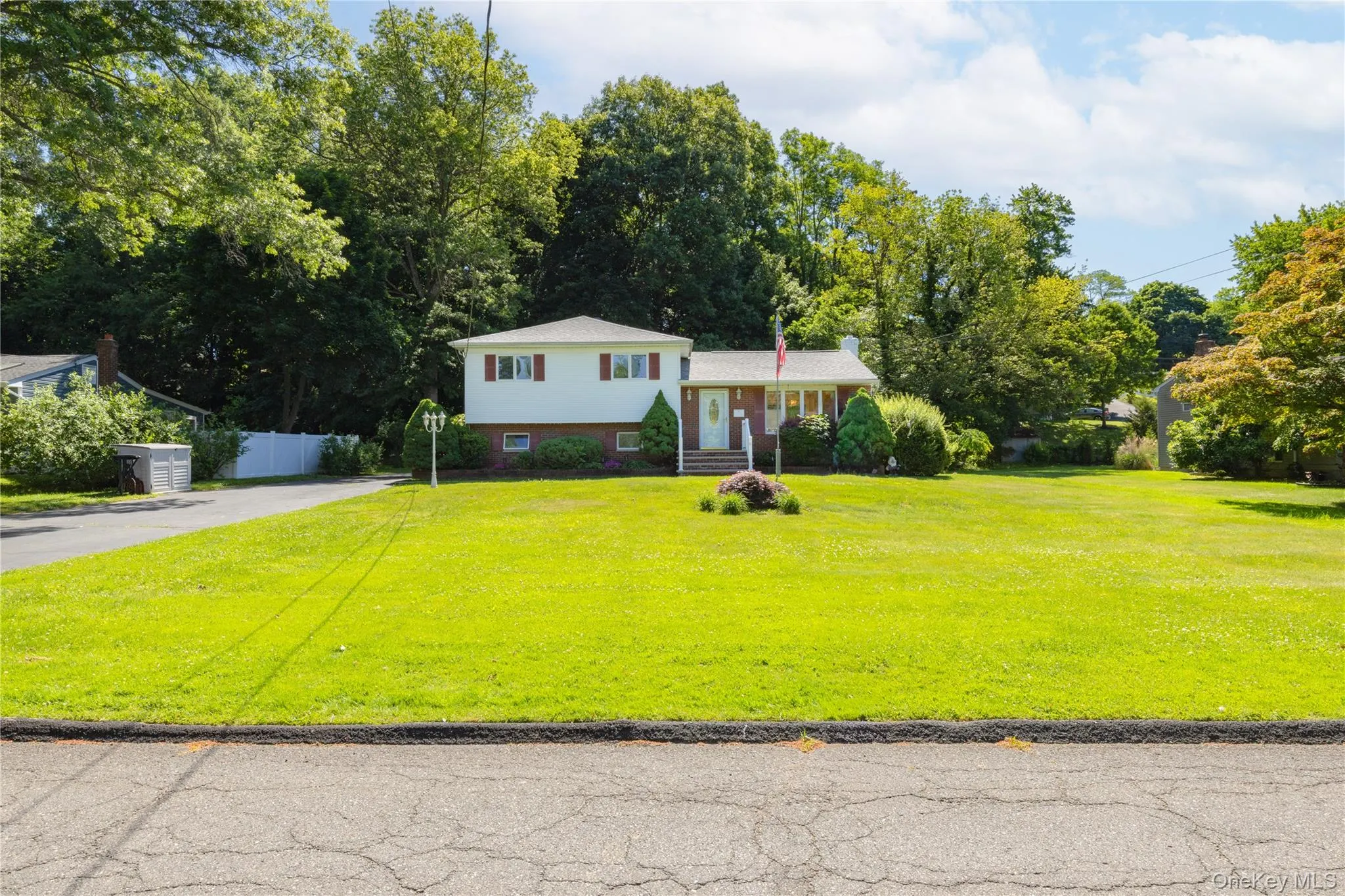 6 Beech Street, Clarkstown, NY, 3 Bedrooms Bedrooms, 8 Rooms Rooms,2 BathroomsBathrooms,Residential,For Rent,Beech,0,1006233 6 Beech Street, Clarkstown, NY, 3 Bedrooms Bedrooms, 8 Rooms Rooms,2 BathroomsBathrooms,Residential,For Rent,Beech,0,1006233