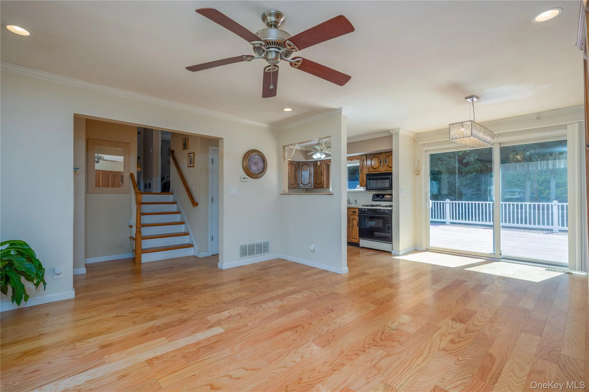 6 Beech Street, Clarkstown, NY, 3 Bedrooms Bedrooms, 8 Rooms Rooms,2 BathroomsBathrooms,Residential,For Rent,Beech,0,1006233 6 Beech Street, Clarkstown, NY, 3 Bedrooms Bedrooms, 8 Rooms Rooms,2 BathroomsBathrooms,Residential,For Rent,Beech,0,1006233