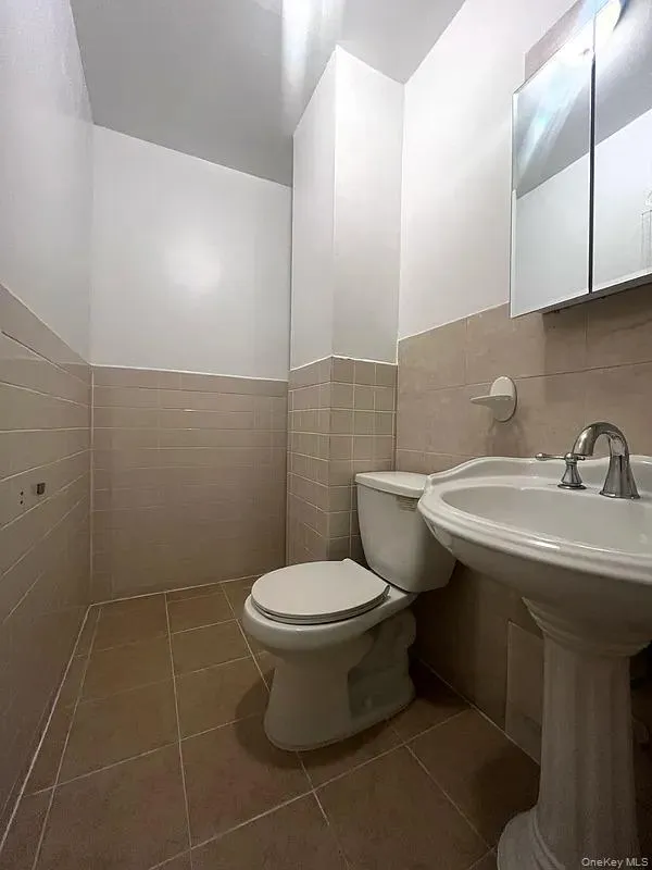 120 Norwood Avenue, New York, NY, 3 Bedrooms Bedrooms, 4 Rooms Rooms,1 BathroomBathrooms,Residential Lease,For Rent,Norwood,0,1006235 120 Norwood Avenue, New York, NY, 3 Bedrooms Bedrooms, 4 Rooms Rooms,1 BathroomBathrooms,Residential Lease,For Rent,Norwood,0,1006235