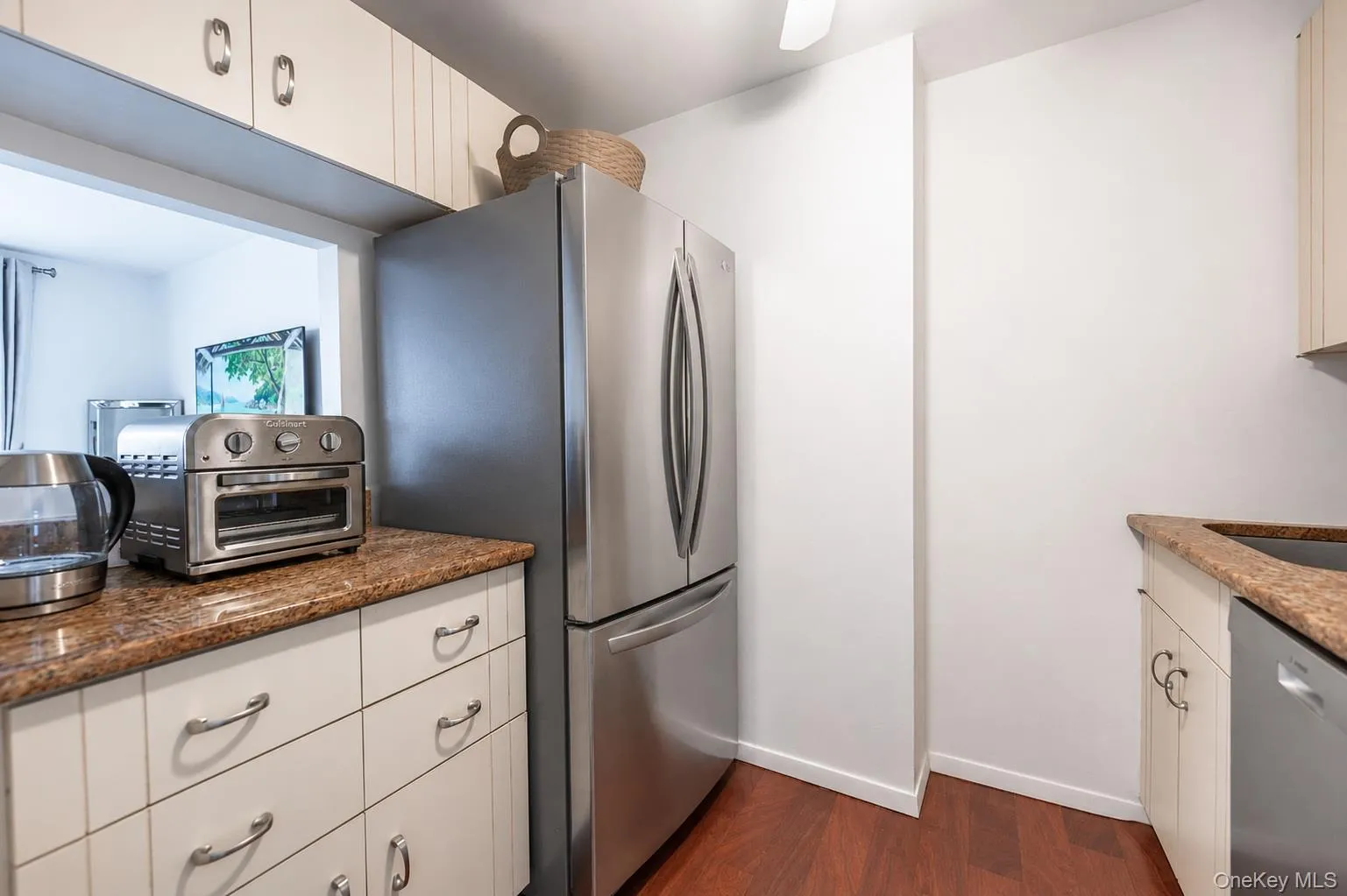 2 Richmond Road, Hempstead, NY, 2 Rooms Rooms,1 BathroomBathrooms,Residential,For Rent,Richmond,0,1006236 2 Richmond Road, Hempstead, NY, 2 Rooms Rooms,1 BathroomBathrooms,Residential,For Rent,Richmond,0,1006236