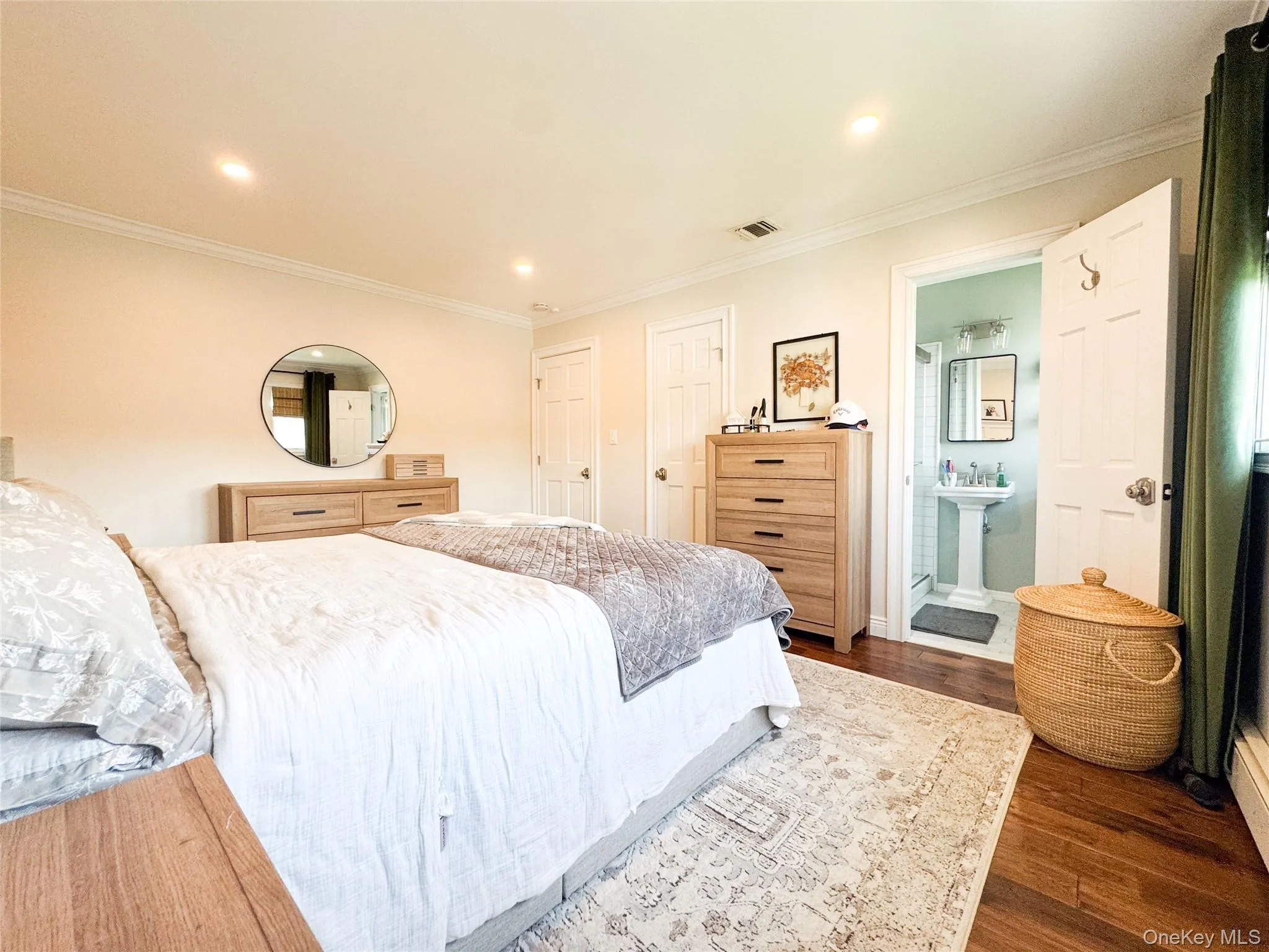 3618 Ladonia Street, Hempstead, NY, 4 Bedrooms Bedrooms, 11 Rooms Rooms,2 BathroomsBathrooms,Residential,For Rent,Ladonia,0,1006245 3618 Ladonia Street, Hempstead, NY, 4 Bedrooms Bedrooms, 11 Rooms Rooms,2 BathroomsBathrooms,Residential,For Rent,Ladonia,0,1006245