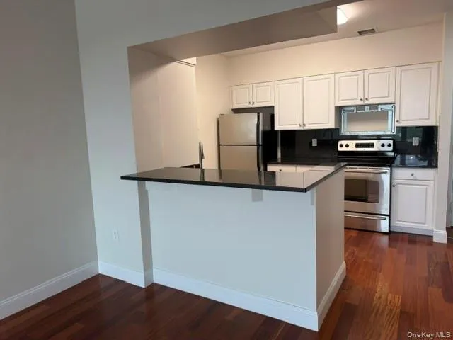 100 New Roc City Place, New Rochelle, NY, 1 Bedroom Bedrooms, 3 Rooms Rooms,1 BathroomBathrooms,Residential,For Rent,New Roc City,0,1006254 100 New Roc City Place, New Rochelle, NY, 1 Bedroom Bedrooms, 3 Rooms Rooms,1 BathroomBathrooms,Residential,For Rent,New Roc City,0,1006254