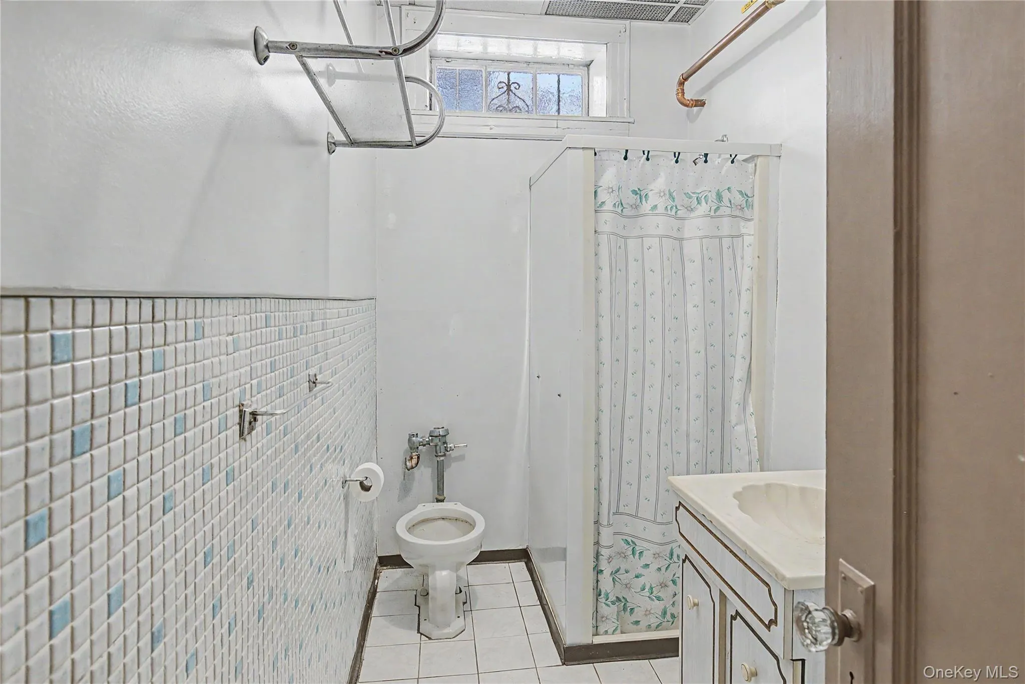 5008 217th Street, New York, NY, 3 Bedrooms Bedrooms, 9 Rooms Rooms,3 BathroomsBathrooms,Residential,For Rent,217th,0,1006255 5008 217th Street, New York, NY, 3 Bedrooms Bedrooms, 9 Rooms Rooms,3 BathroomsBathrooms,Residential,For Rent,217th,0,1006255