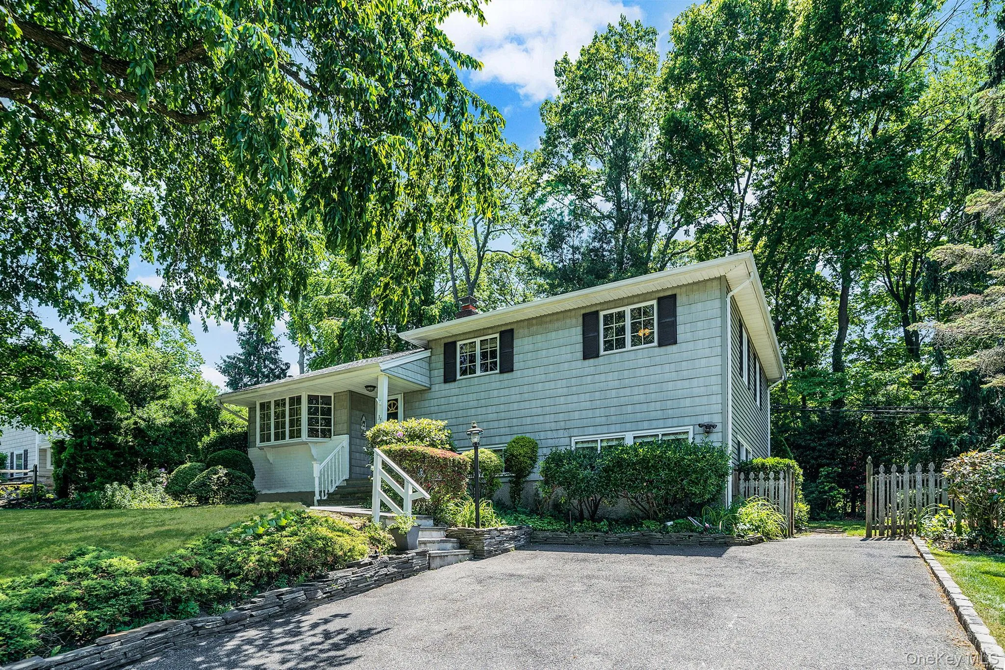34 Gristmill Lane, Huntington, NY, 3 Bedrooms Bedrooms, 10 Rooms Rooms,2 BathroomsBathrooms,Residential,For Rent,Gristmill,0,1006260 34 Gristmill Lane, Huntington, NY, 3 Bedrooms Bedrooms, 10 Rooms Rooms,2 BathroomsBathrooms,Residential,For Rent,Gristmill,0,1006260