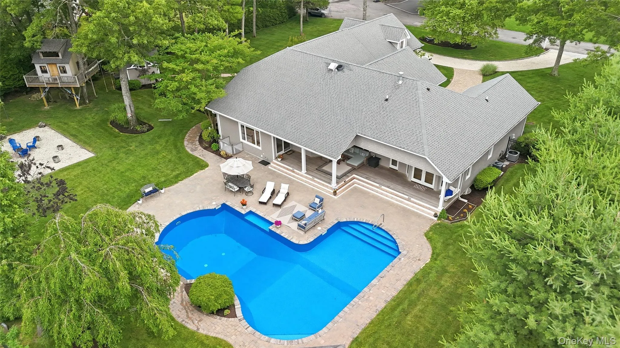 58 South Path, Riverhead, NY, 6 Bedrooms Bedrooms, 14 Rooms Rooms,5 BathroomsBathrooms,Residential,For Rent,South,0,1006261 58 South Path, Riverhead, NY, 6 Bedrooms Bedrooms, 14 Rooms Rooms,5 BathroomsBathrooms,Residential,For Rent,South,0,1006261
