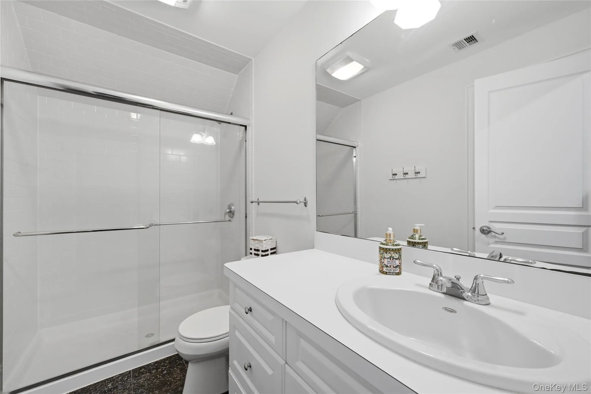 58 South Path, Riverhead, NY, 6 Bedrooms Bedrooms, 14 Rooms Rooms,5 BathroomsBathrooms,Residential,For Rent,South,0,1006261 58 South Path, Riverhead, NY, 6 Bedrooms Bedrooms, 14 Rooms Rooms,5 BathroomsBathrooms,Residential,For Rent,South,0,1006261