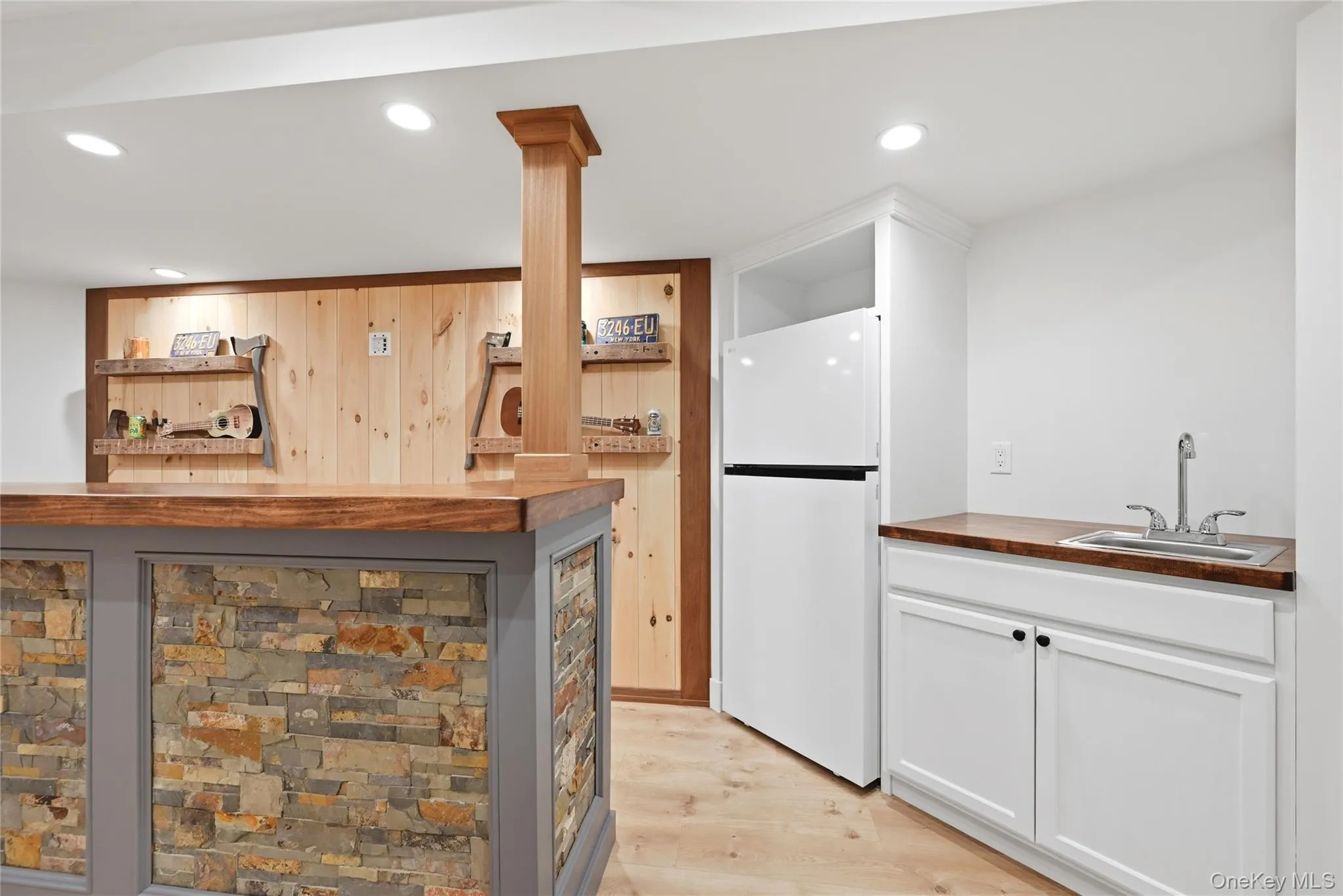58 South Path, Riverhead, NY, 6 Bedrooms Bedrooms, 14 Rooms Rooms,5 BathroomsBathrooms,Residential,For Rent,South,0,1006261 58 South Path, Riverhead, NY, 6 Bedrooms Bedrooms, 14 Rooms Rooms,5 BathroomsBathrooms,Residential,For Rent,South,0,1006261