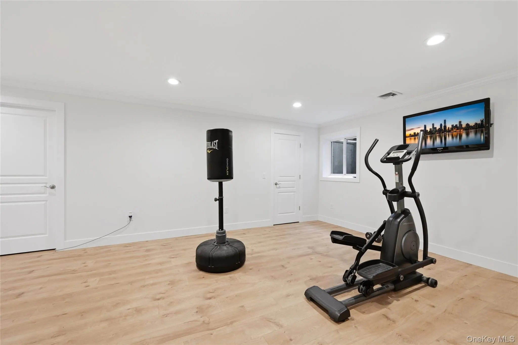58 South Path, Riverhead, NY, 6 Bedrooms Bedrooms, 14 Rooms Rooms,5 BathroomsBathrooms,Residential,For Rent,South,0,1006261 58 South Path, Riverhead, NY, 6 Bedrooms Bedrooms, 14 Rooms Rooms,5 BathroomsBathrooms,Residential,For Rent,South,0,1006261