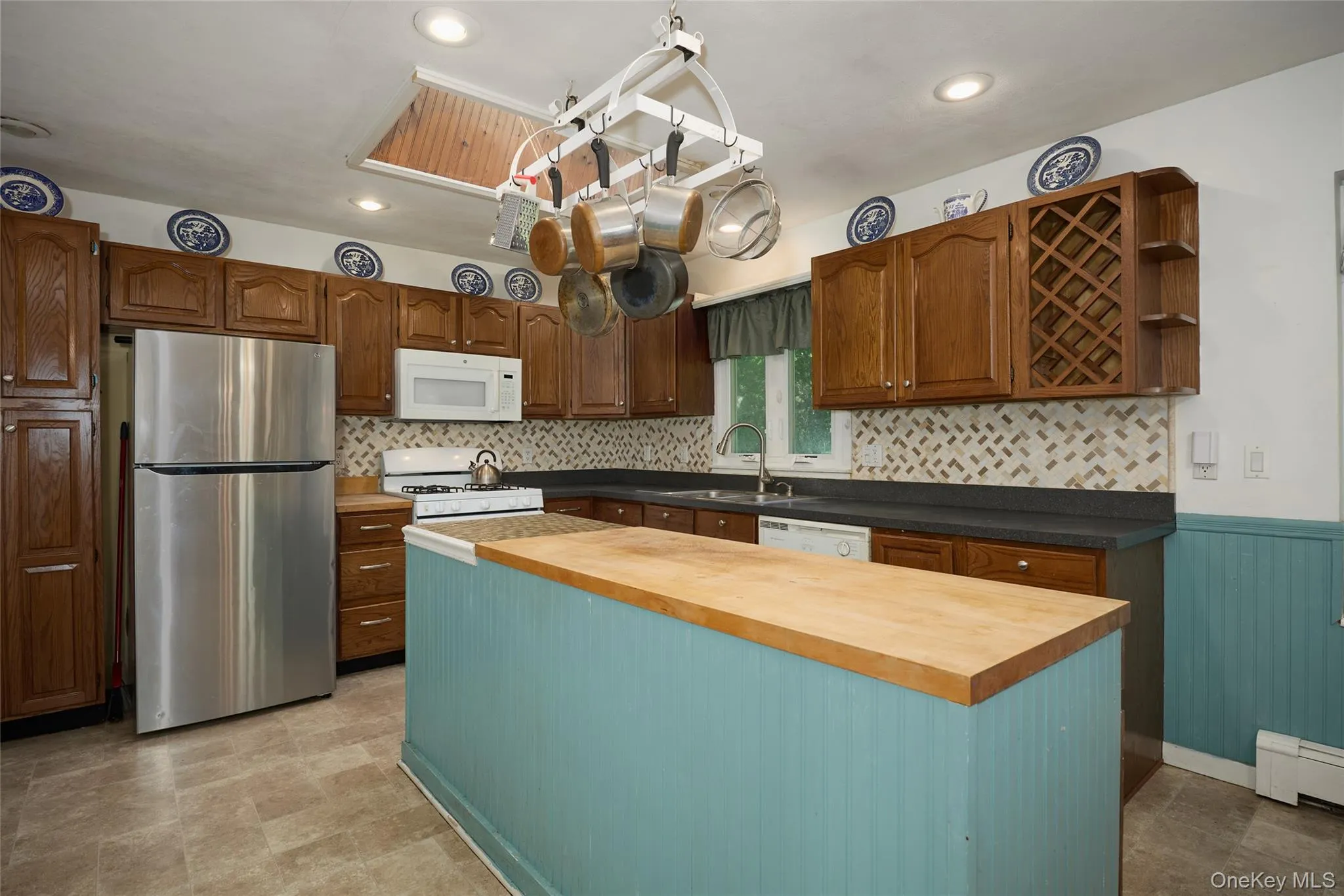17 Derick Drive, Fishkill, NY, 4 Bedrooms Bedrooms, 8 Rooms Rooms,2 BathroomsBathrooms,Residential,For Rent,Derick,0,1006269 17 Derick Drive, Fishkill, NY, 4 Bedrooms Bedrooms, 8 Rooms Rooms,2 BathroomsBathrooms,Residential,For Rent,Derick,0,1006269