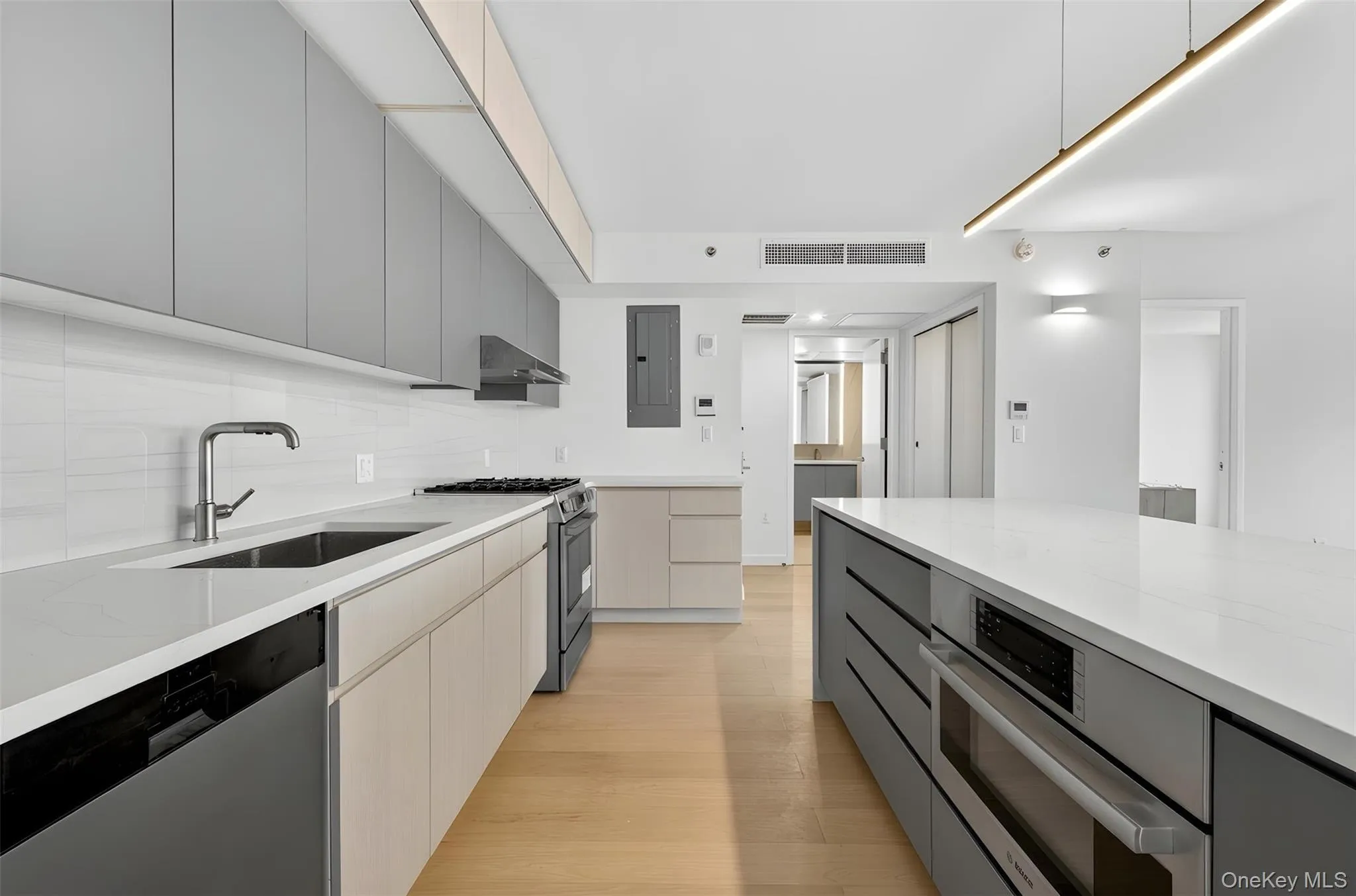 33-71 Prince Street, New York, NY, 3 Bedrooms Bedrooms, 8 Rooms Rooms,3 BathroomsBathrooms,Residential Lease,For Rent,Prince,0,1006270 33-71 Prince Street, New York, NY, 3 Bedrooms Bedrooms, 8 Rooms Rooms,3 BathroomsBathrooms,Residential Lease,For Rent,Prince,0,1006270