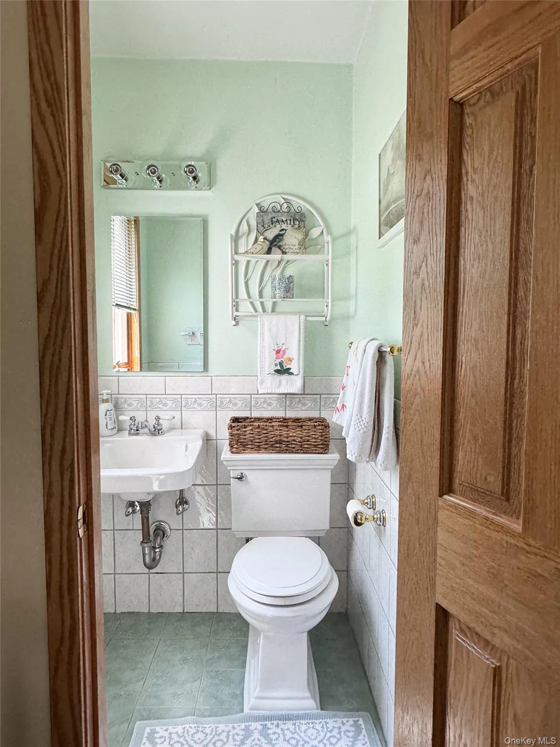 8 Donnatella Lane, Smithtown, NY, 4 Bedrooms Bedrooms, 10 Rooms Rooms,2 BathroomsBathrooms,Residential,For Rent,Donnatella,0,1006272 8 Donnatella Lane, Smithtown, NY, 4 Bedrooms Bedrooms, 10 Rooms Rooms,2 BathroomsBathrooms,Residential,For Rent,Donnatella,0,1006272
