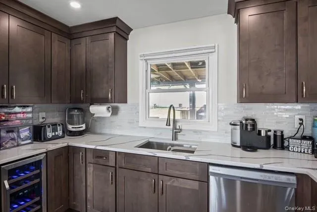 4236 Clarissa Road, Oyster Bay, NY, 4 Bedrooms Bedrooms, 7 Rooms Rooms,2 BathroomsBathrooms,Residential,For Rent,Clarissa,0,1006275 4236 Clarissa Road, Oyster Bay, NY, 4 Bedrooms Bedrooms, 7 Rooms Rooms,2 BathroomsBathrooms,Residential,For Rent,Clarissa,0,1006275