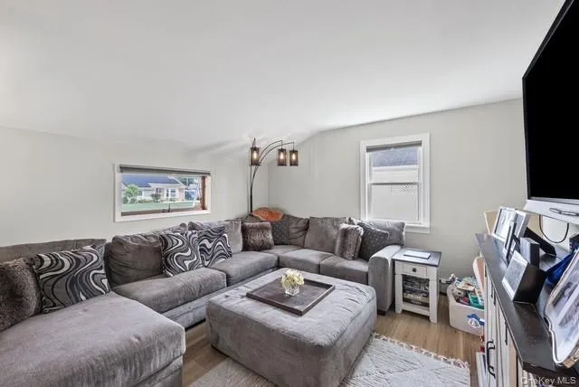 4236 Clarissa Road, Oyster Bay, NY, 4 Bedrooms Bedrooms, 7 Rooms Rooms,2 BathroomsBathrooms,Residential,For Rent,Clarissa,0,1006275 4236 Clarissa Road, Oyster Bay, NY, 4 Bedrooms Bedrooms, 7 Rooms Rooms,2 BathroomsBathrooms,Residential,For Rent,Clarissa,0,1006275