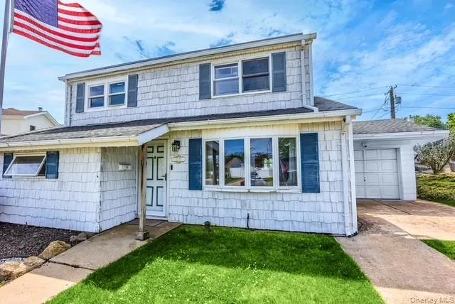 4236 Clarissa Road, Oyster Bay, NY, 4 Bedrooms Bedrooms, 7 Rooms Rooms,2 BathroomsBathrooms,Residential,For Rent,Clarissa,0,1006275 4236 Clarissa Road, Oyster Bay, NY, 4 Bedrooms Bedrooms, 7 Rooms Rooms,2 BathroomsBathrooms,Residential,For Rent,Clarissa,0,1006275