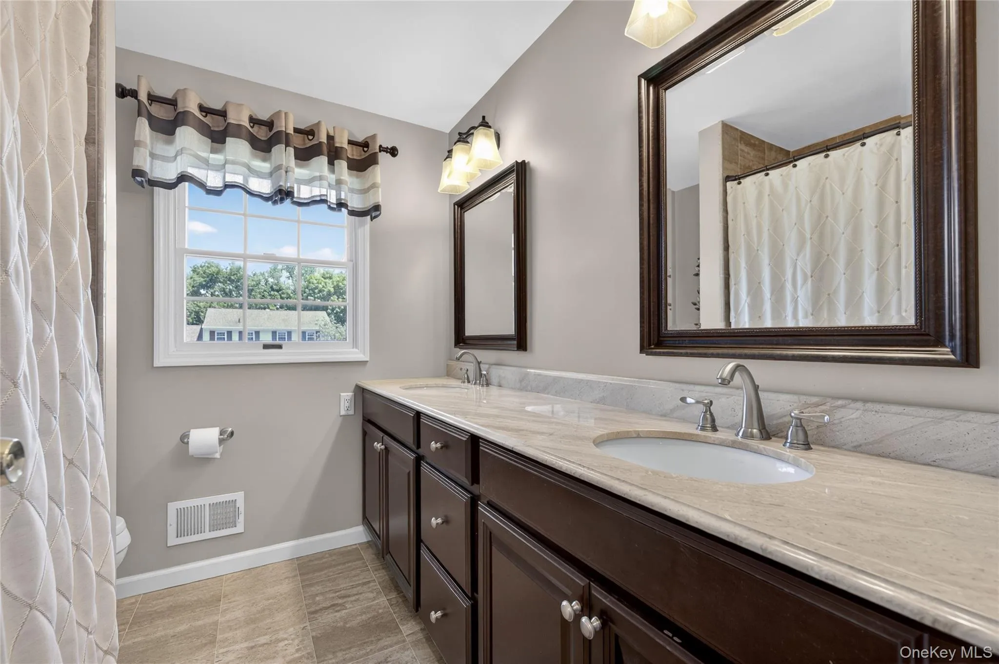 2nd Fl Full Hall Bath 2nd Fl Full Hall Bath