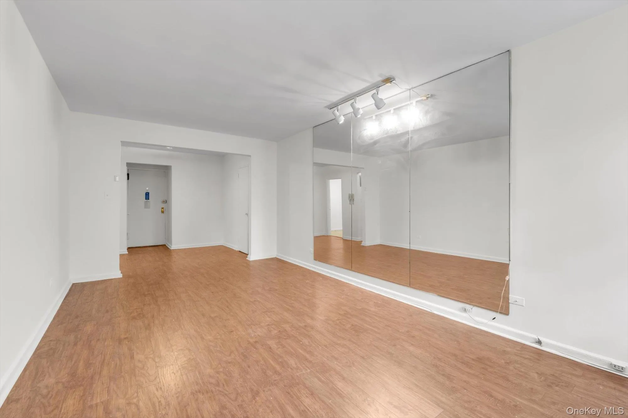83-11 139 Street, New York, NY, 1 Bedroom Bedrooms, 3 Rooms Rooms,1 BathroomBathrooms,Residential,For Rent,139,0,1006282 83-11 139 Street, New York, NY, 1 Bedroom Bedrooms, 3 Rooms Rooms,1 BathroomBathrooms,Residential,For Rent,139,0,1006282