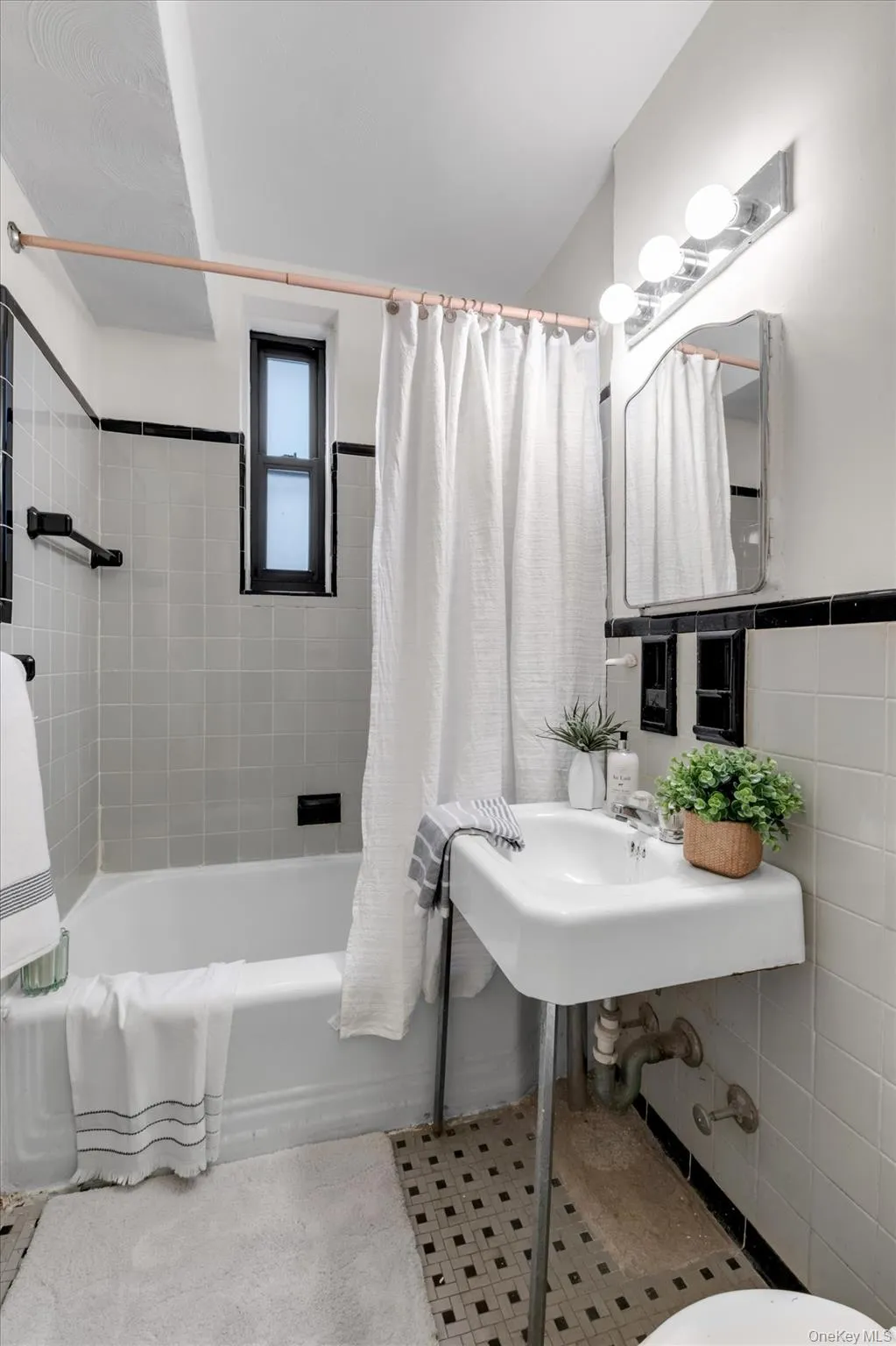 83-11 139 Street, New York, NY, 1 Bedroom Bedrooms, 3 Rooms Rooms,1 BathroomBathrooms,Residential,For Rent,139,0,1006282 83-11 139 Street, New York, NY, 1 Bedroom Bedrooms, 3 Rooms Rooms,1 BathroomBathrooms,Residential,For Rent,139,0,1006282