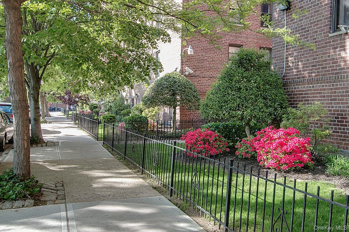 83-11 139 Street, New York, NY, 1 Bedroom Bedrooms, 3 Rooms Rooms,1 BathroomBathrooms,Residential,For Rent,139,0,1006282 83-11 139 Street, New York, NY, 1 Bedroom Bedrooms, 3 Rooms Rooms,1 BathroomBathrooms,Residential,For Rent,139,0,1006282
