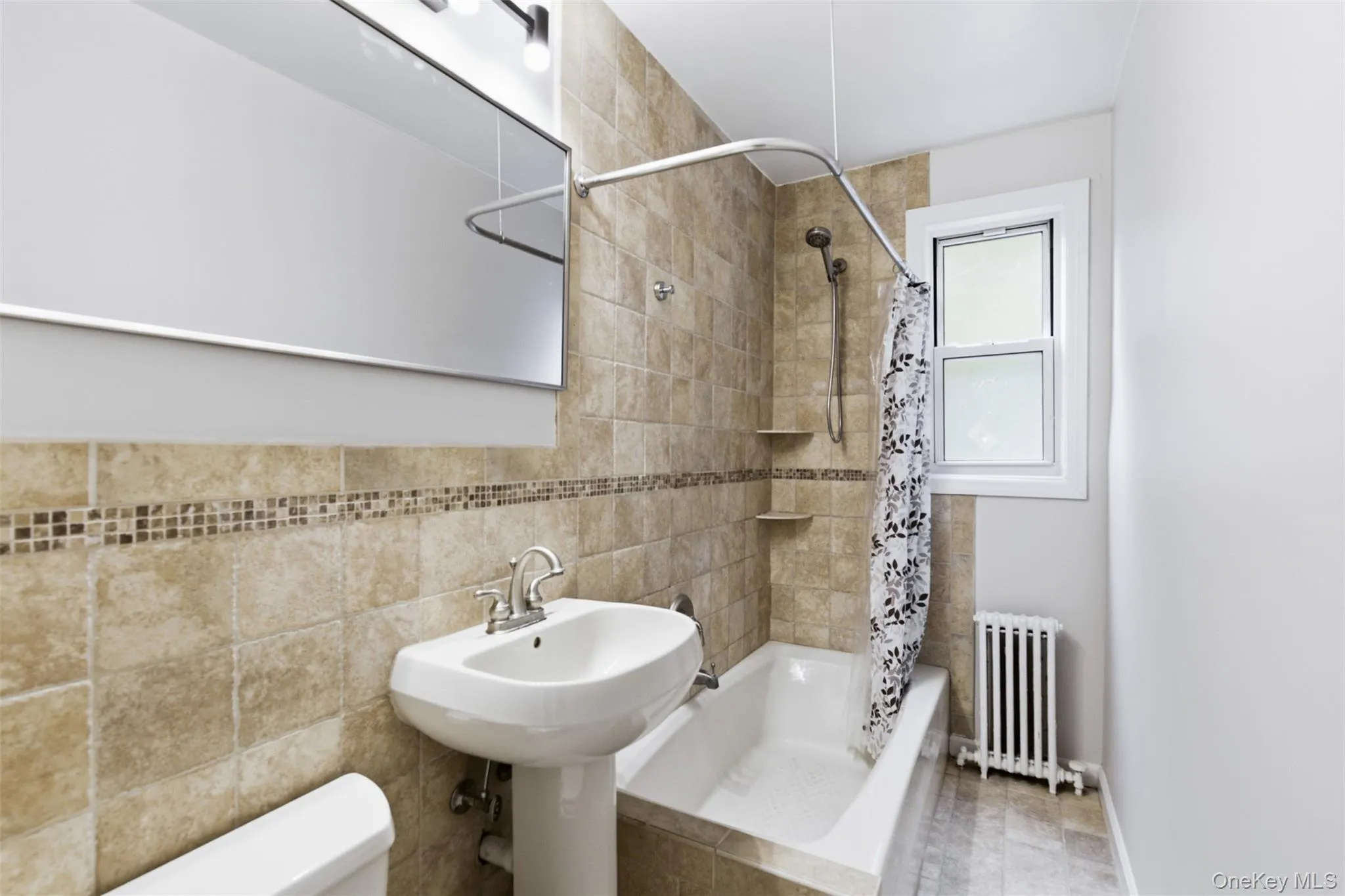16 Edwards Street, North Hempstead, NY, 1 Bedroom Bedrooms, 4 Rooms Rooms,1 BathroomBathrooms,Residential,For Rent,Edwards,0,1006283 16 Edwards Street, North Hempstead, NY, 1 Bedroom Bedrooms, 4 Rooms Rooms,1 BathroomBathrooms,Residential,For Rent,Edwards,0,1006283