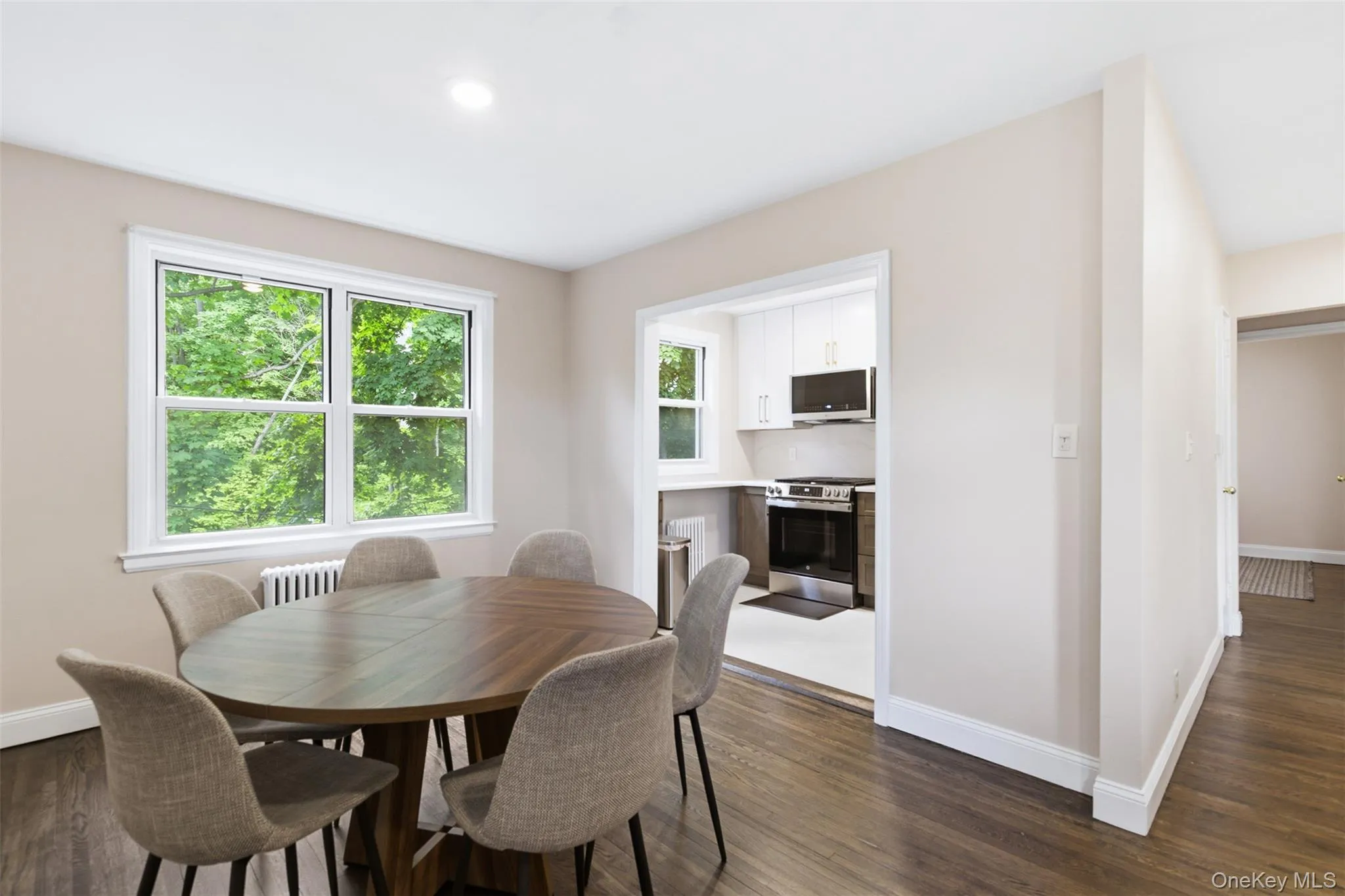 16 Edwards Street, North Hempstead, NY, 1 Bedroom Bedrooms, 4 Rooms Rooms,1 BathroomBathrooms,Residential,For Rent,Edwards,0,1006283 16 Edwards Street, North Hempstead, NY, 1 Bedroom Bedrooms, 4 Rooms Rooms,1 BathroomBathrooms,Residential,For Rent,Edwards,0,1006283