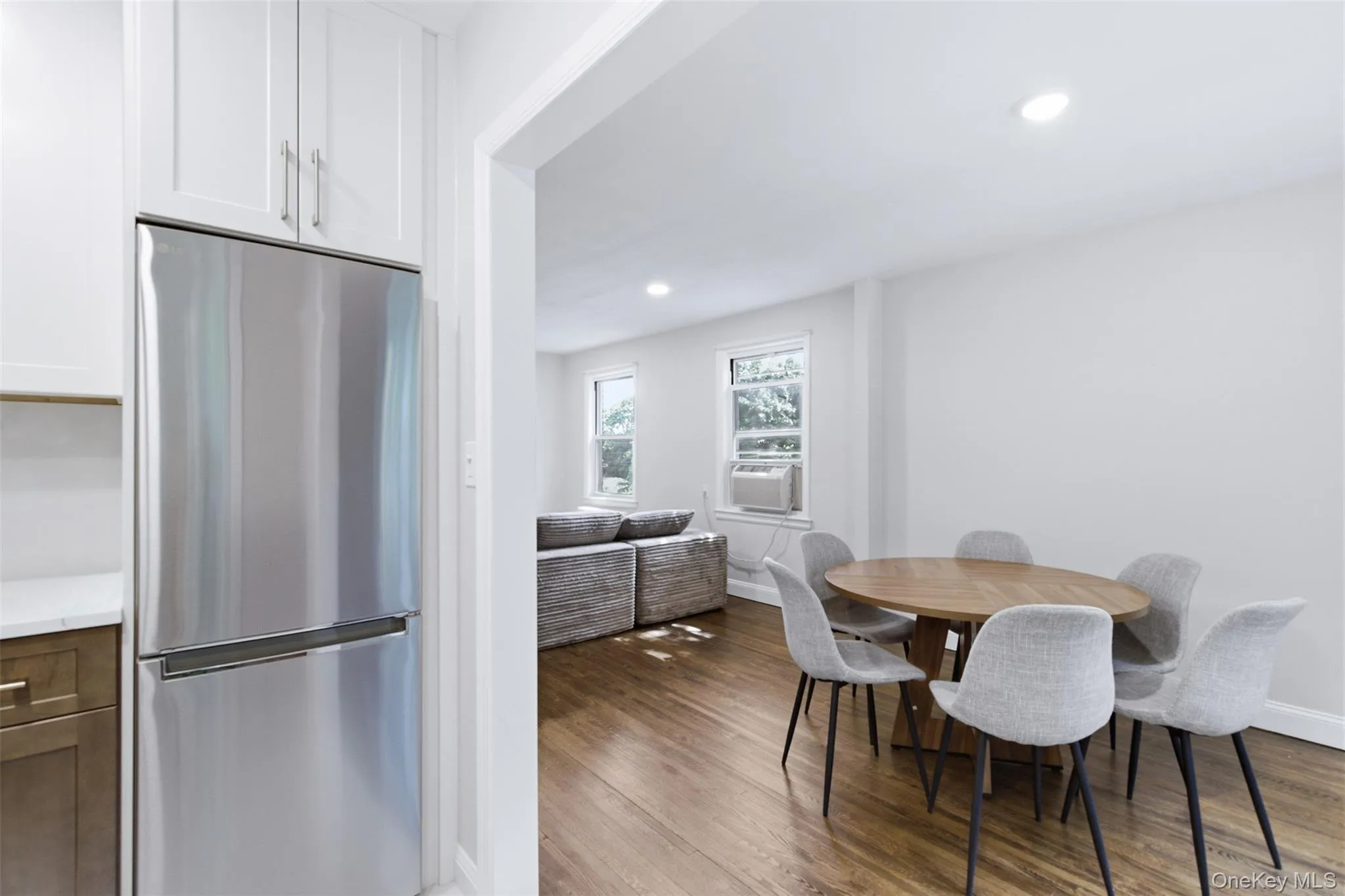 16 Edwards Street, North Hempstead, NY, 1 Bedroom Bedrooms, 4 Rooms Rooms,1 BathroomBathrooms,Residential,For Rent,Edwards,0,1006283 16 Edwards Street, North Hempstead, NY, 1 Bedroom Bedrooms, 4 Rooms Rooms,1 BathroomBathrooms,Residential,For Rent,Edwards,0,1006283