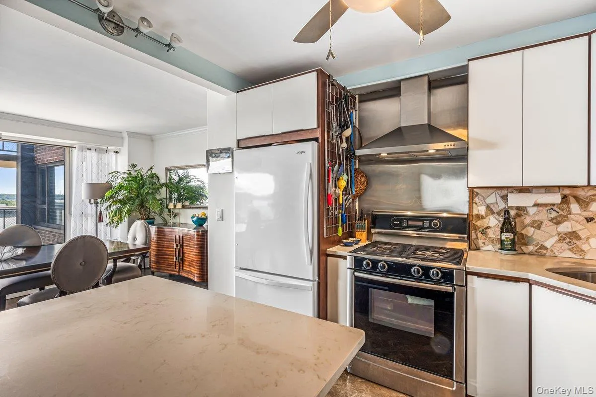 166-25 Powells Cove Boulevard, New York, NY, 1 Bedroom Bedrooms, 4 Rooms Rooms,1 BathroomBathrooms,Residential,For Rent,Powells Cove,0,1006284 166-25 Powells Cove Boulevard, New York, NY, 1 Bedroom Bedrooms, 4 Rooms Rooms,1 BathroomBathrooms,Residential,For Rent,Powells Cove,0,1006284
