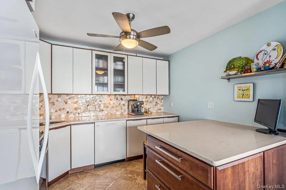 166-25 Powells Cove Boulevard, New York, NY, 1 Bedroom Bedrooms, 4 Rooms Rooms,1 BathroomBathrooms,Residential,For Rent,Powells Cove,0,1006284 166-25 Powells Cove Boulevard, New York, NY, 1 Bedroom Bedrooms, 4 Rooms Rooms,1 BathroomBathrooms,Residential,For Rent,Powells Cove,0,1006284