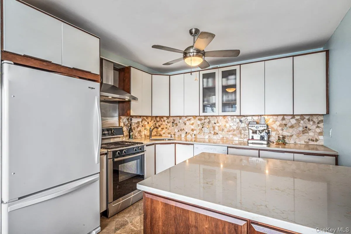 166-25 Powells Cove Boulevard, New York, NY, 1 Bedroom Bedrooms, 4 Rooms Rooms,1 BathroomBathrooms,Residential,For Rent,Powells Cove,0,1006284 166-25 Powells Cove Boulevard, New York, NY, 1 Bedroom Bedrooms, 4 Rooms Rooms,1 BathroomBathrooms,Residential,For Rent,Powells Cove,0,1006284