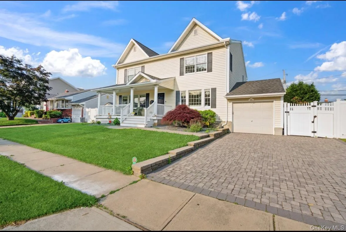 47 Syosset Circle, Oyster Bay, NY, 4 Bedrooms Bedrooms, 8 Rooms Rooms,3 BathroomsBathrooms,Residential,For Rent,Syosset,0,1006285 47 Syosset Circle, Oyster Bay, NY, 4 Bedrooms Bedrooms, 8 Rooms Rooms,3 BathroomsBathrooms,Residential,For Rent,Syosset,0,1006285