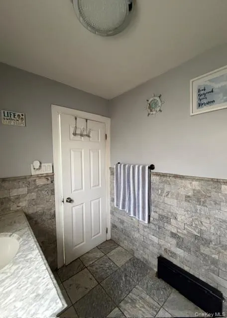 1601 Cross Bay Boulevard, New York, NY, 3 Bedrooms Bedrooms, 6 Rooms Rooms,2 BathroomsBathrooms,Residential,For Rent,Cross Bay,0,1006289 1601 Cross Bay Boulevard, New York, NY, 3 Bedrooms Bedrooms, 6 Rooms Rooms,2 BathroomsBathrooms,Residential,For Rent,Cross Bay,0,1006289
