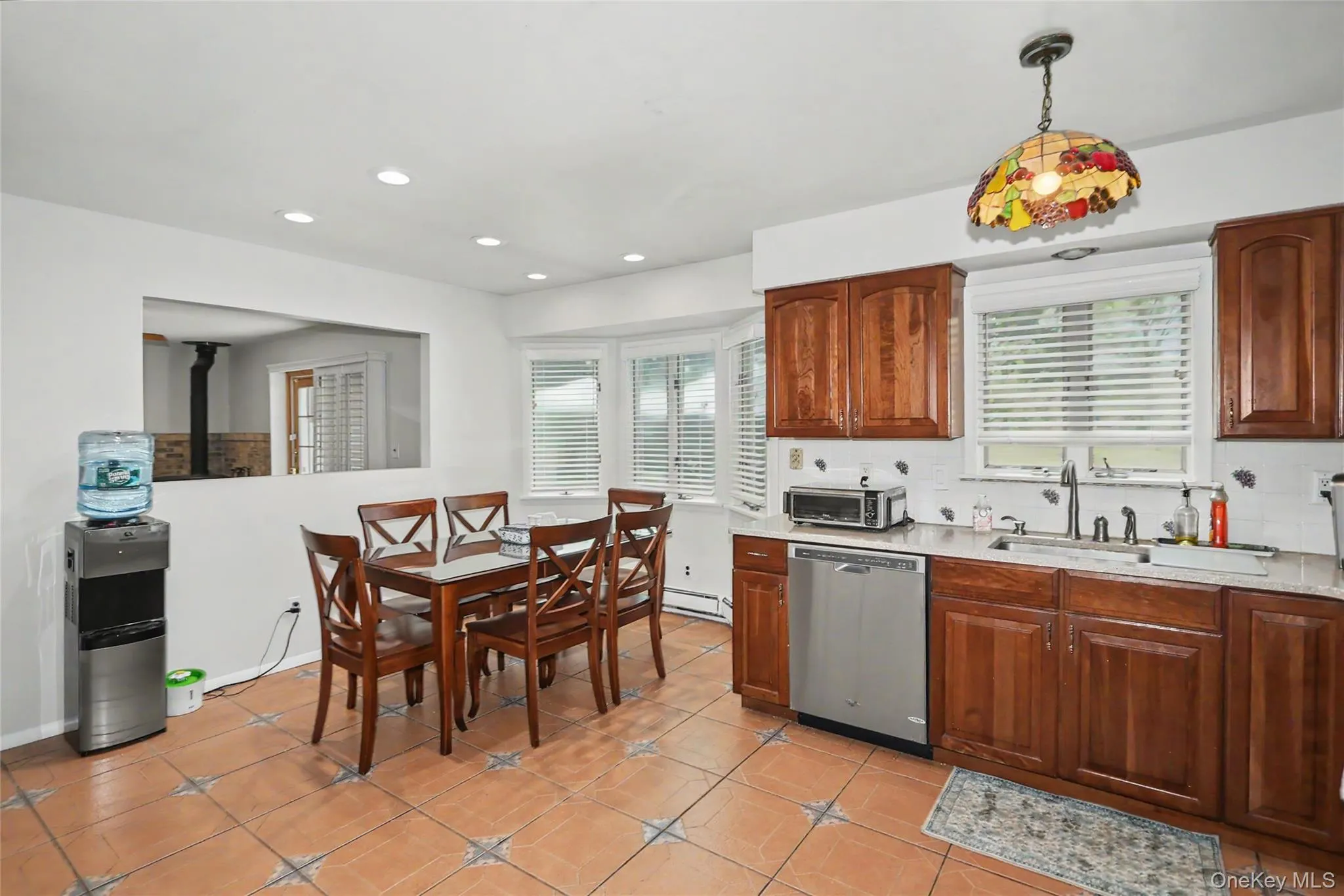 4 Quincy Lane, Smithtown, NY, 4 Bedrooms Bedrooms, 8 Rooms Rooms,2 BathroomsBathrooms,Residential,For Rent,Quincy,0,1006293 4 Quincy Lane, Smithtown, NY, 4 Bedrooms Bedrooms, 8 Rooms Rooms,2 BathroomsBathrooms,Residential,For Rent,Quincy,0,1006293