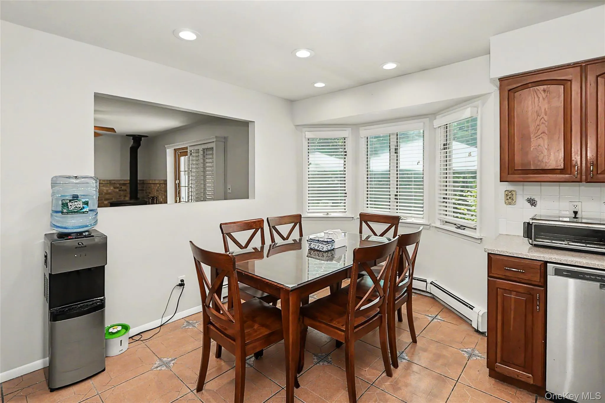 4 Quincy Lane, Smithtown, NY, 4 Bedrooms Bedrooms, 8 Rooms Rooms,2 BathroomsBathrooms,Residential,For Rent,Quincy,0,1006293 4 Quincy Lane, Smithtown, NY, 4 Bedrooms Bedrooms, 8 Rooms Rooms,2 BathroomsBathrooms,Residential,For Rent,Quincy,0,1006293