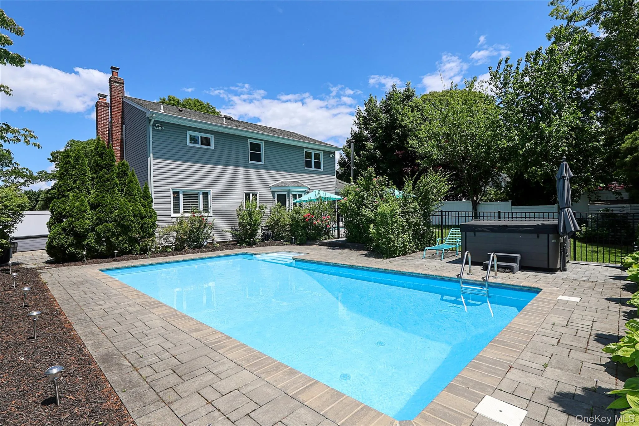 4 Quincy Lane, Smithtown, NY, 4 Bedrooms Bedrooms, 8 Rooms Rooms,2 BathroomsBathrooms,Residential,For Rent,Quincy,0,1006293 4 Quincy Lane, Smithtown, NY, 4 Bedrooms Bedrooms, 8 Rooms Rooms,2 BathroomsBathrooms,Residential,For Rent,Quincy,0,1006293
