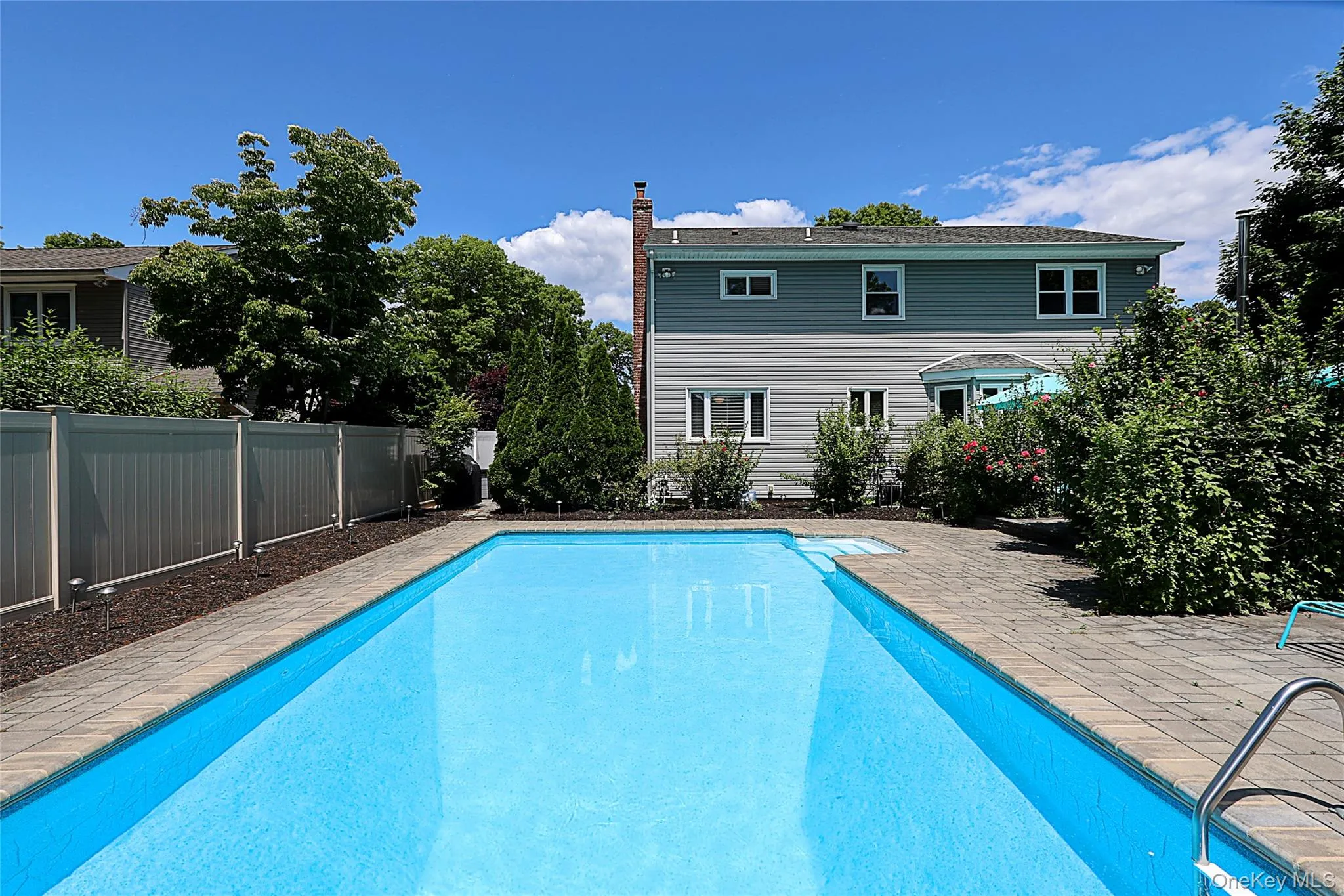 4 Quincy Lane, Smithtown, NY, 4 Bedrooms Bedrooms, 8 Rooms Rooms,2 BathroomsBathrooms,Residential,For Rent,Quincy,0,1006293 4 Quincy Lane, Smithtown, NY, 4 Bedrooms Bedrooms, 8 Rooms Rooms,2 BathroomsBathrooms,Residential,For Rent,Quincy,0,1006293