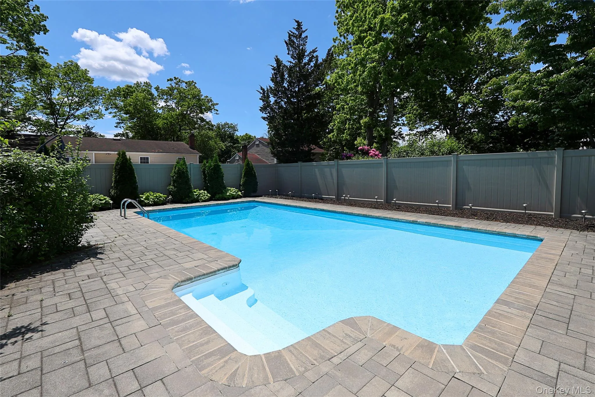 4 Quincy Lane, Smithtown, NY, 4 Bedrooms Bedrooms, 8 Rooms Rooms,2 BathroomsBathrooms,Residential,For Rent,Quincy,0,1006293 4 Quincy Lane, Smithtown, NY, 4 Bedrooms Bedrooms, 8 Rooms Rooms,2 BathroomsBathrooms,Residential,For Rent,Quincy,0,1006293