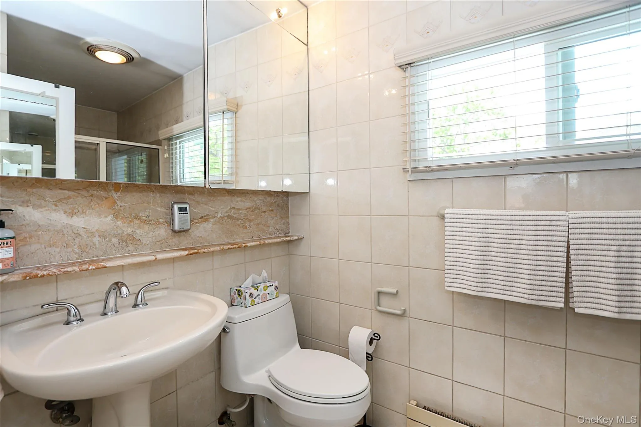 4 Quincy Lane, Smithtown, NY, 4 Bedrooms Bedrooms, 8 Rooms Rooms,2 BathroomsBathrooms,Residential,For Rent,Quincy,0,1006293 4 Quincy Lane, Smithtown, NY, 4 Bedrooms Bedrooms, 8 Rooms Rooms,2 BathroomsBathrooms,Residential,For Rent,Quincy,0,1006293
