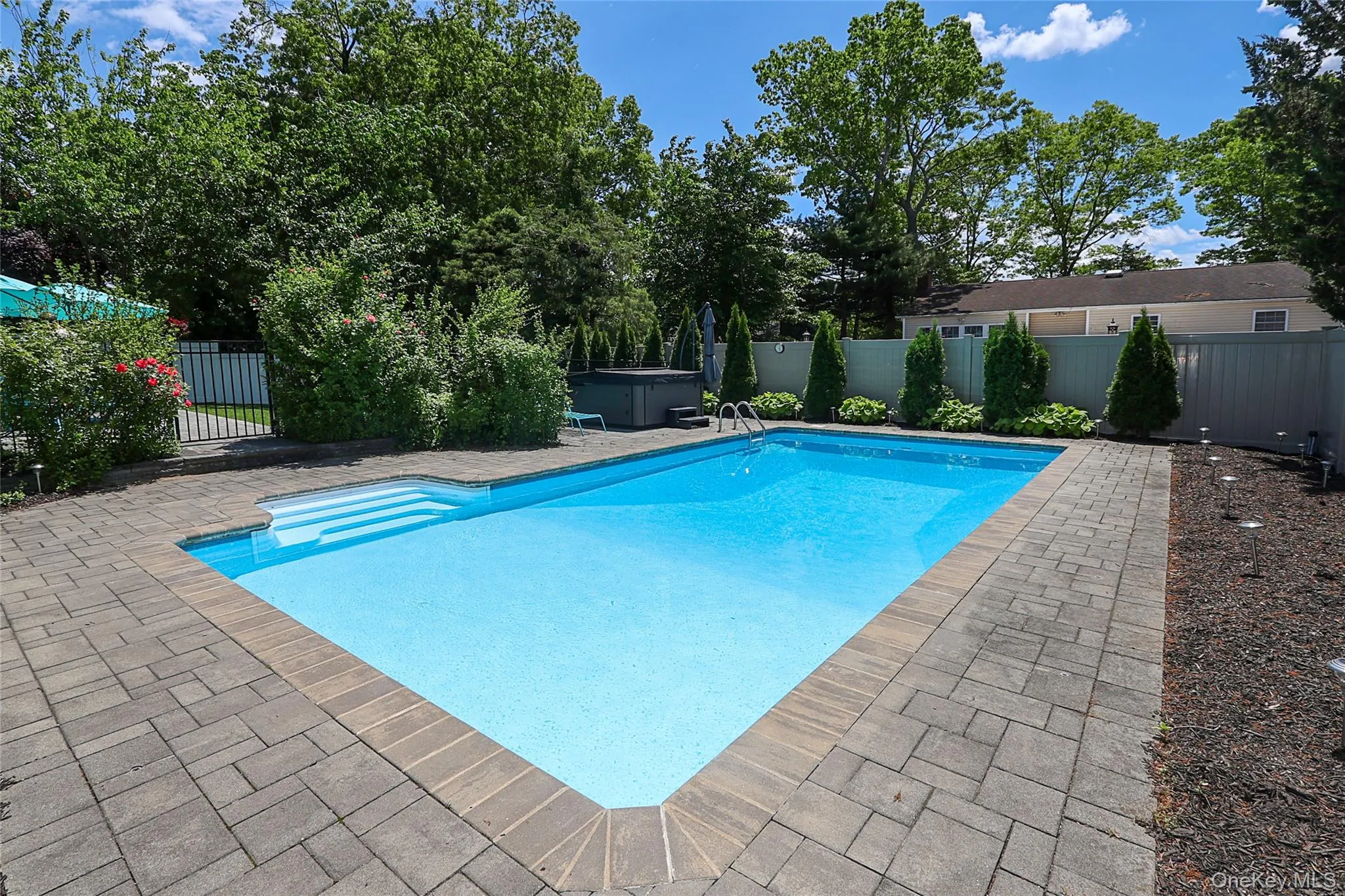 4 Quincy Lane, Smithtown, NY, 4 Bedrooms Bedrooms, 8 Rooms Rooms,2 BathroomsBathrooms,Residential,For Rent,Quincy,0,1006293 4 Quincy Lane, Smithtown, NY, 4 Bedrooms Bedrooms, 8 Rooms Rooms,2 BathroomsBathrooms,Residential,For Rent,Quincy,0,1006293
