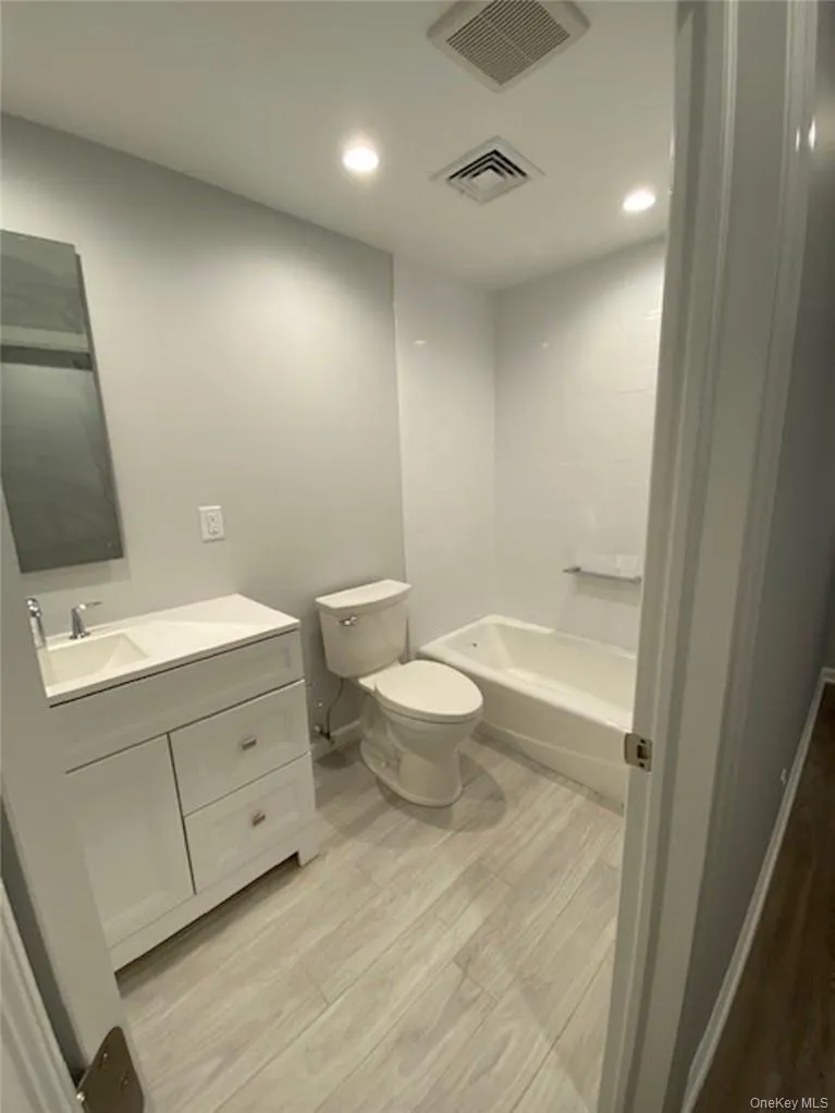 165/167 Main Street, Mount Kisco, NY, 2 Bedrooms Bedrooms, 5 Rooms Rooms,2 BathroomsBathrooms,Residential Lease,For Rent,Main,0,1006299 165/167 Main Street, Mount Kisco, NY, 2 Bedrooms Bedrooms, 5 Rooms Rooms,2 BathroomsBathrooms,Residential Lease,For Rent,Main,0,1006299