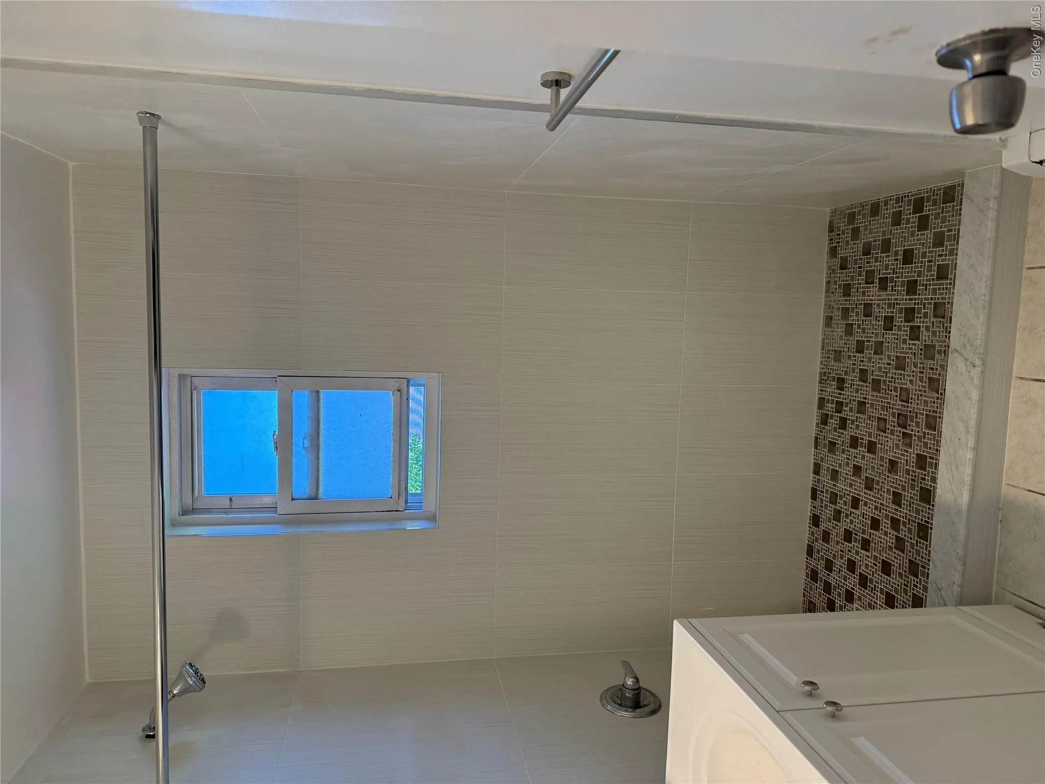 347 Quincy Avenue, New York, NY, 3 Bedrooms Bedrooms, 5 Rooms Rooms,1 BathroomBathrooms,Residential Lease,For Rent,Quincy,0,1006305 347 Quincy Avenue, New York, NY, 3 Bedrooms Bedrooms, 5 Rooms Rooms,1 BathroomBathrooms,Residential Lease,For Rent,Quincy,0,1006305