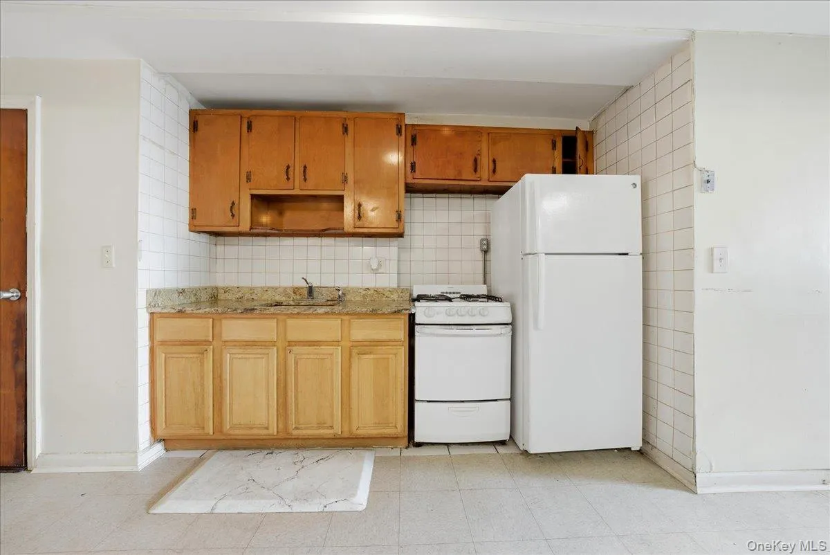 4425 Richardson Avenue, New York, NY, 3 Bedrooms Bedrooms, 8 Rooms Rooms,2 BathroomsBathrooms,Residential,For Rent,Richardson,0,1006309 4425 Richardson Avenue, New York, NY, 3 Bedrooms Bedrooms, 8 Rooms Rooms,2 BathroomsBathrooms,Residential,For Rent,Richardson,0,1006309