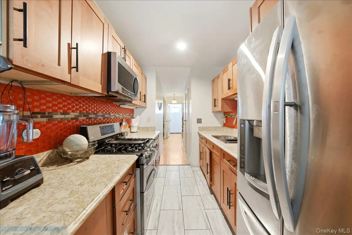 4425 Richardson Avenue, New York, NY, 3 Bedrooms Bedrooms, 8 Rooms Rooms,2 BathroomsBathrooms,Residential,For Rent,Richardson,0,1006309 4425 Richardson Avenue, New York, NY, 3 Bedrooms Bedrooms, 8 Rooms Rooms,2 BathroomsBathrooms,Residential,For Rent,Richardson,0,1006309
