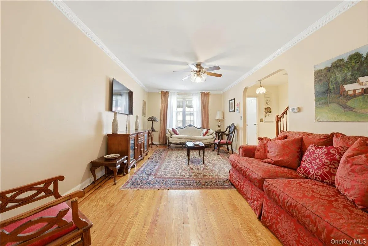 4425 Richardson Avenue, New York, NY, 3 Bedrooms Bedrooms, 8 Rooms Rooms,2 BathroomsBathrooms,Residential,For Rent,Richardson,0,1006309 4425 Richardson Avenue, New York, NY, 3 Bedrooms Bedrooms, 8 Rooms Rooms,2 BathroomsBathrooms,Residential,For Rent,Richardson,0,1006309