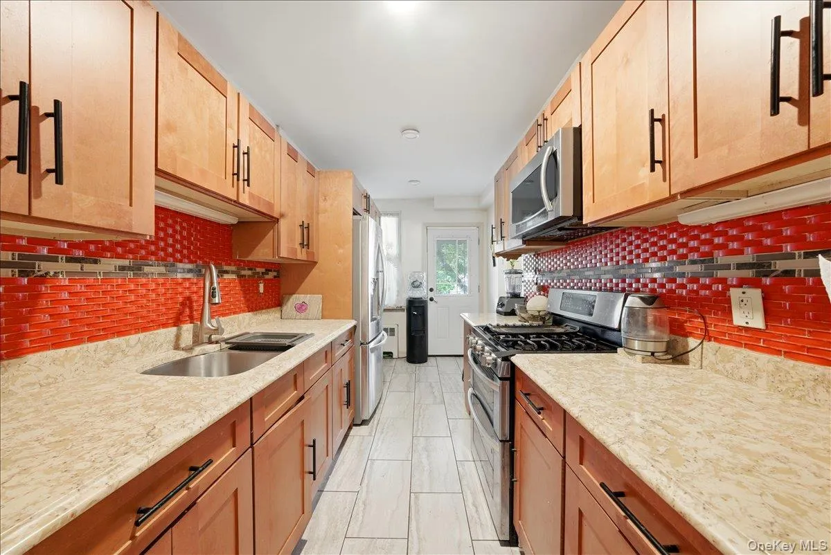 4425 Richardson Avenue, New York, NY, 3 Bedrooms Bedrooms, 8 Rooms Rooms,2 BathroomsBathrooms,Residential,For Rent,Richardson,0,1006309 4425 Richardson Avenue, New York, NY, 3 Bedrooms Bedrooms, 8 Rooms Rooms,2 BathroomsBathrooms,Residential,For Rent,Richardson,0,1006309