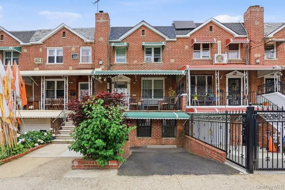 4425 Richardson Avenue, New York, NY, 3 Bedrooms Bedrooms, 8 Rooms Rooms,2 BathroomsBathrooms,Residential,For Rent,Richardson,0,1006309 4425 Richardson Avenue, New York, NY, 3 Bedrooms Bedrooms, 8 Rooms Rooms,2 BathroomsBathrooms,Residential,For Rent,Richardson,0,1006309