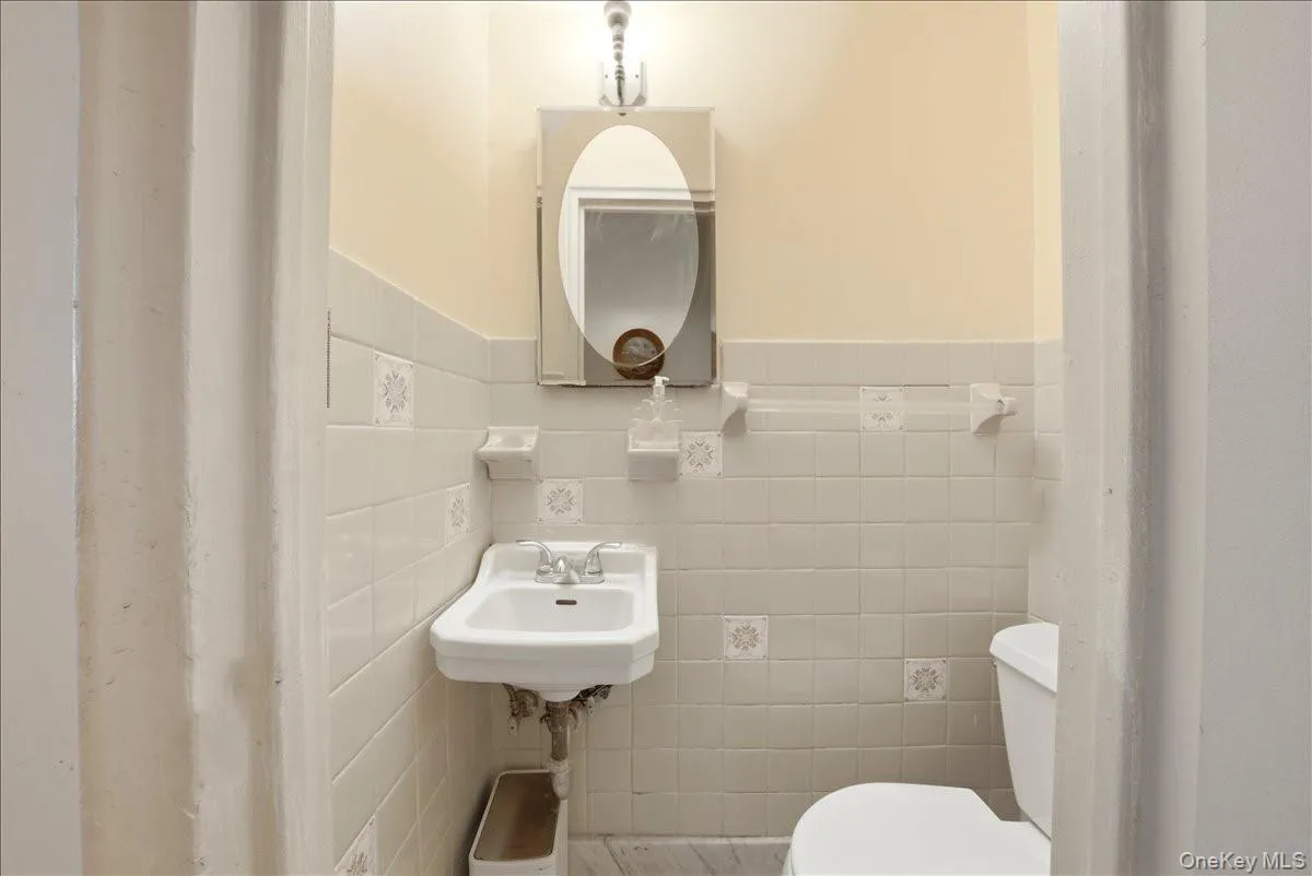 4425 Richardson Avenue, New York, NY, 3 Bedrooms Bedrooms, 8 Rooms Rooms,2 BathroomsBathrooms,Residential,For Rent,Richardson,0,1006309 4425 Richardson Avenue, New York, NY, 3 Bedrooms Bedrooms, 8 Rooms Rooms,2 BathroomsBathrooms,Residential,For Rent,Richardson,0,1006309