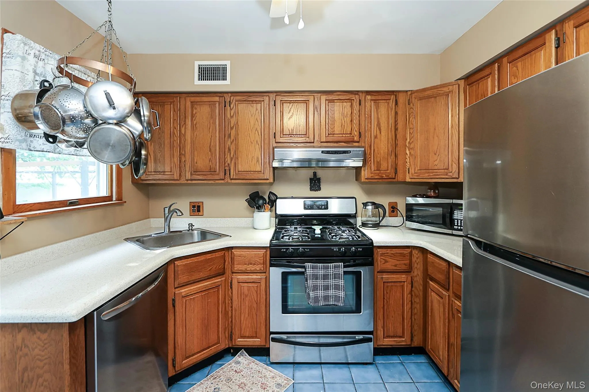 1372 Pine Drive, Islip, NY, 5 Bedrooms Bedrooms, 8 Rooms Rooms,2 BathroomsBathrooms,Residential,For Rent,Pine,0,1006311 1372 Pine Drive, Islip, NY, 5 Bedrooms Bedrooms, 8 Rooms Rooms,2 BathroomsBathrooms,Residential,For Rent,Pine,0,1006311