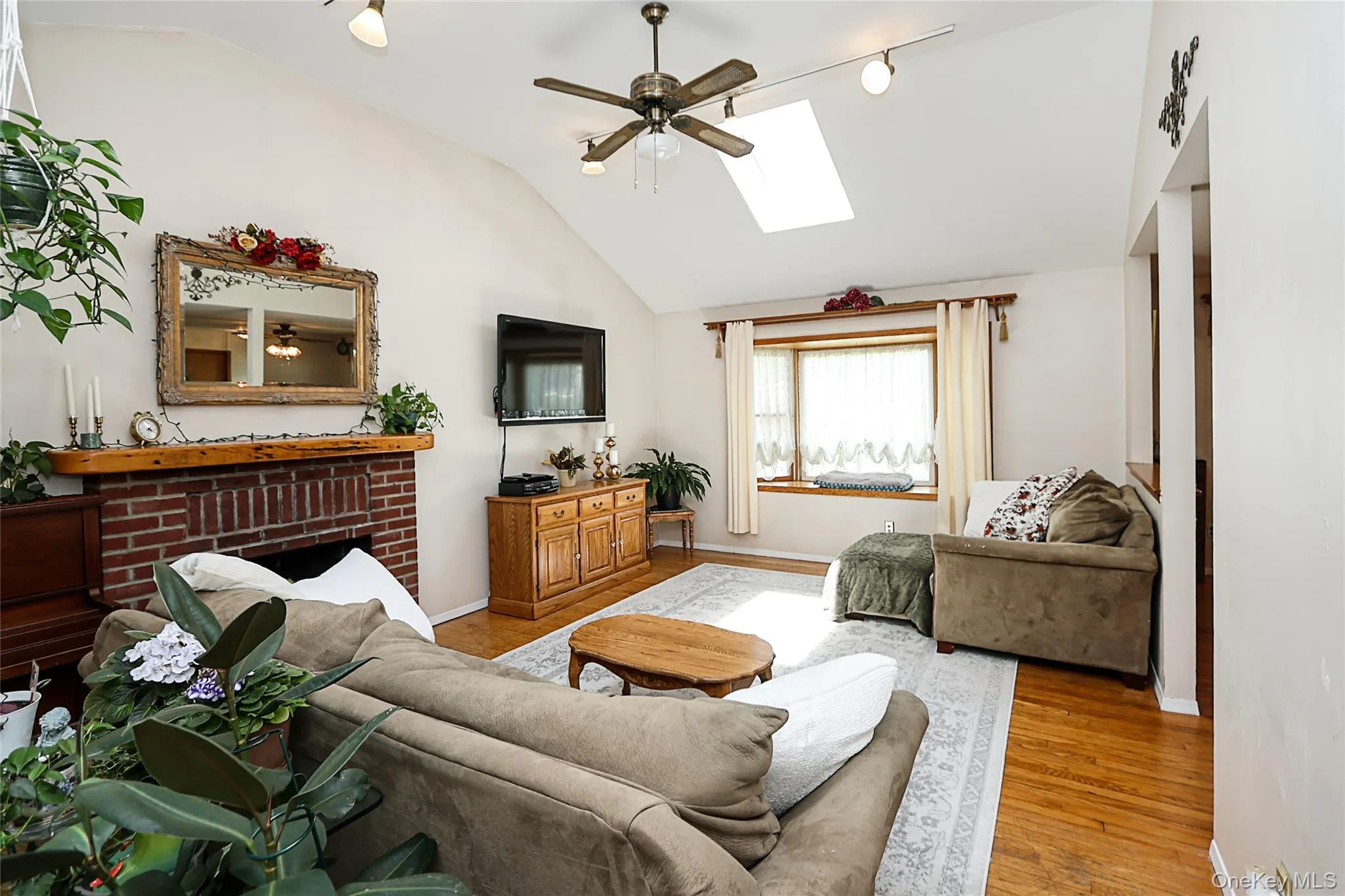 1372 Pine Drive, Islip, NY, 5 Bedrooms Bedrooms, 8 Rooms Rooms,2 BathroomsBathrooms,Residential,For Rent,Pine,0,1006311 1372 Pine Drive, Islip, NY, 5 Bedrooms Bedrooms, 8 Rooms Rooms,2 BathroomsBathrooms,Residential,For Rent,Pine,0,1006311