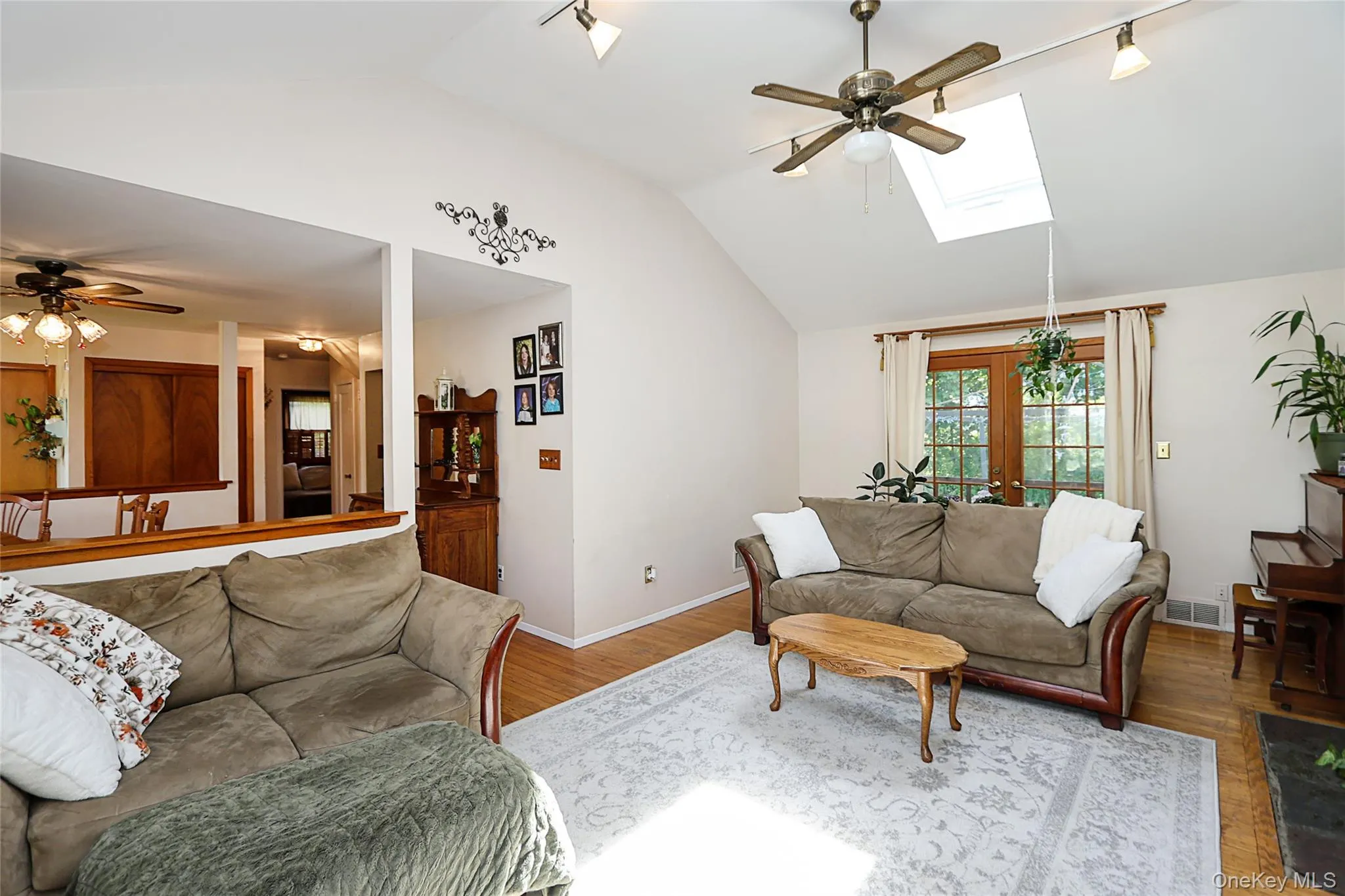 1372 Pine Drive, Islip, NY, 5 Bedrooms Bedrooms, 8 Rooms Rooms,2 BathroomsBathrooms,Residential,For Rent,Pine,0,1006311 1372 Pine Drive, Islip, NY, 5 Bedrooms Bedrooms, 8 Rooms Rooms,2 BathroomsBathrooms,Residential,For Rent,Pine,0,1006311