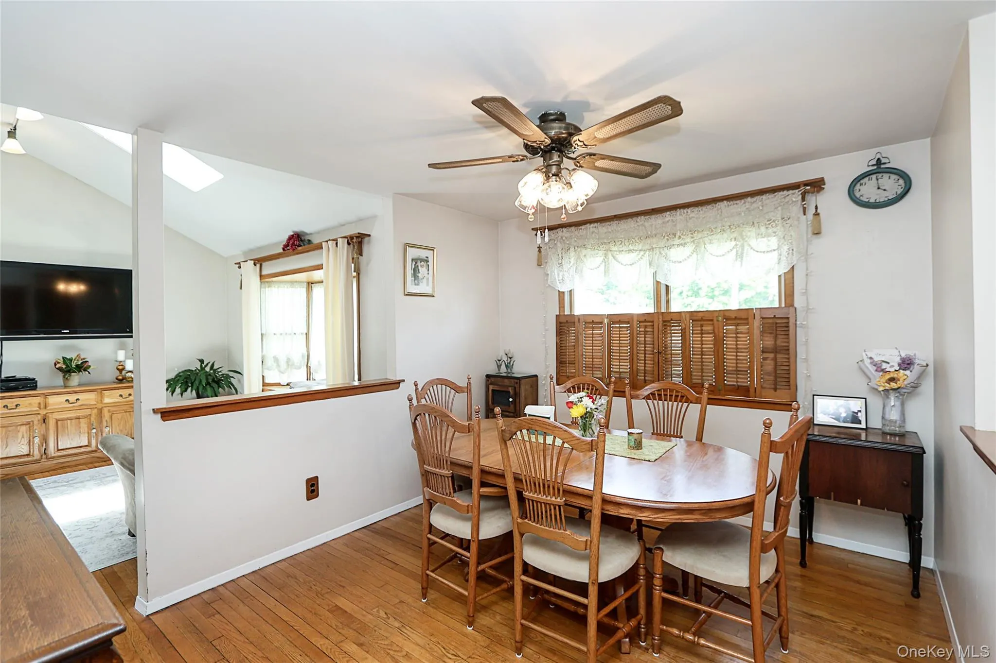 1372 Pine Drive, Islip, NY, 5 Bedrooms Bedrooms, 8 Rooms Rooms,2 BathroomsBathrooms,Residential,For Rent,Pine,0,1006311 1372 Pine Drive, Islip, NY, 5 Bedrooms Bedrooms, 8 Rooms Rooms,2 BathroomsBathrooms,Residential,For Rent,Pine,0,1006311