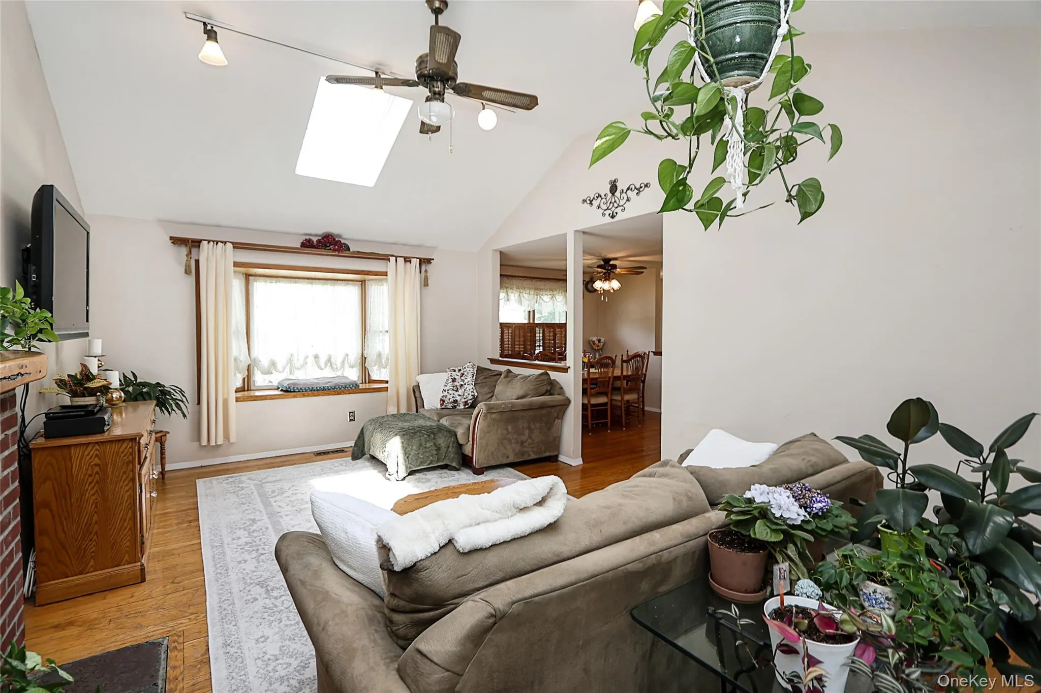 1372 Pine Drive, Islip, NY, 5 Bedrooms Bedrooms, 8 Rooms Rooms,2 BathroomsBathrooms,Residential,For Rent,Pine,0,1006311 1372 Pine Drive, Islip, NY, 5 Bedrooms Bedrooms, 8 Rooms Rooms,2 BathroomsBathrooms,Residential,For Rent,Pine,0,1006311